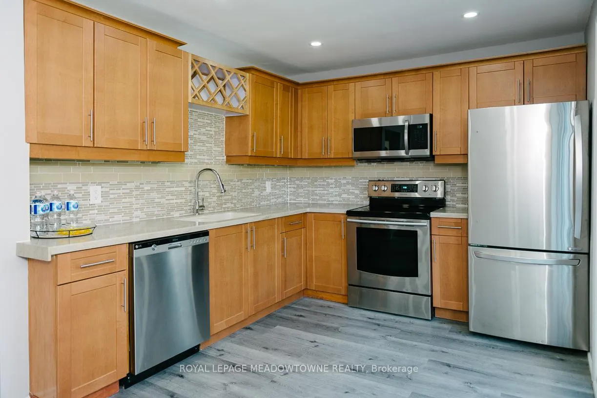 Photo 7 of 673 Knox Avenue, Hamilton, Parkview — HOMEH
