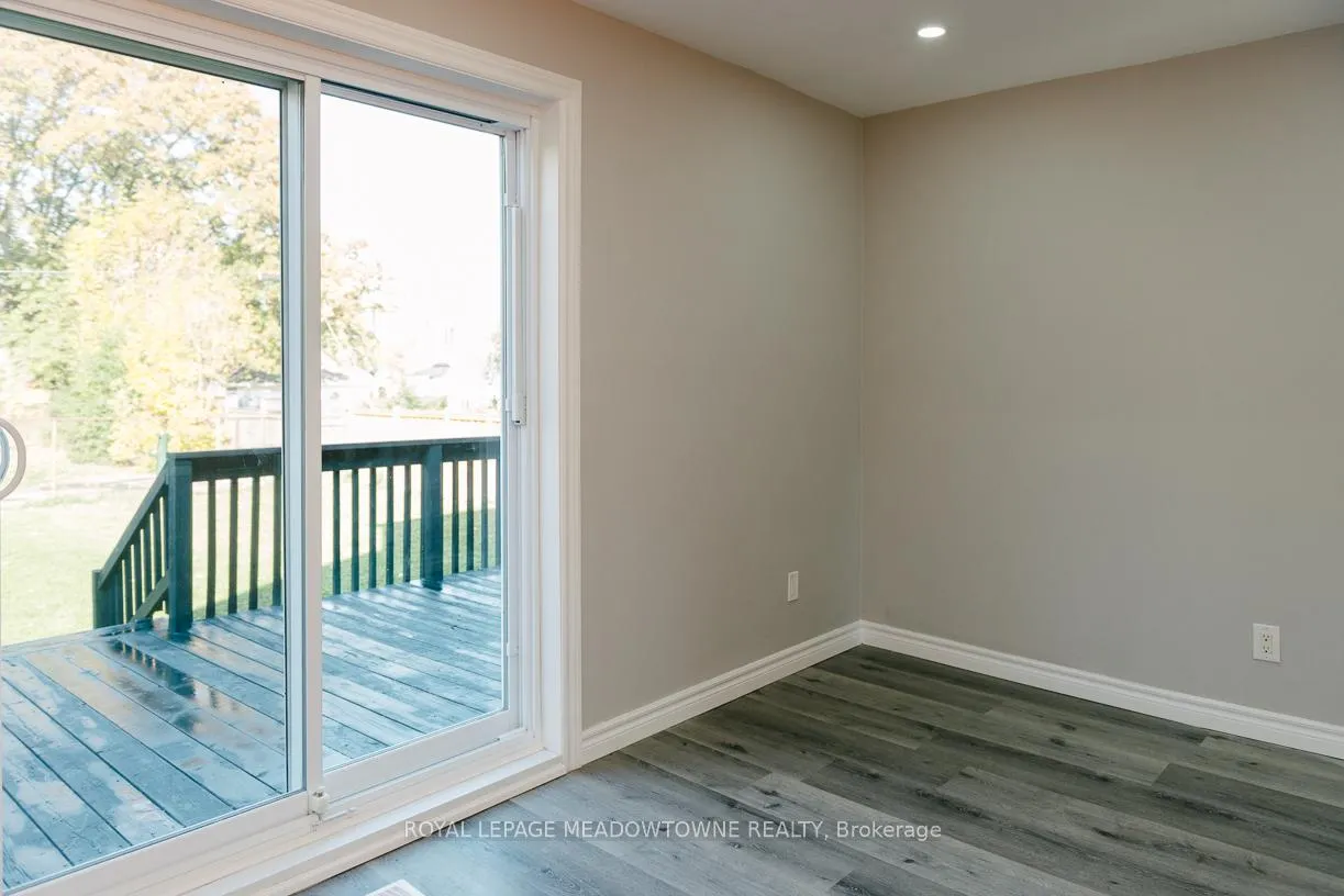 Photo 8 of 673 Knox Avenue, Hamilton, Parkview — HOMEH
