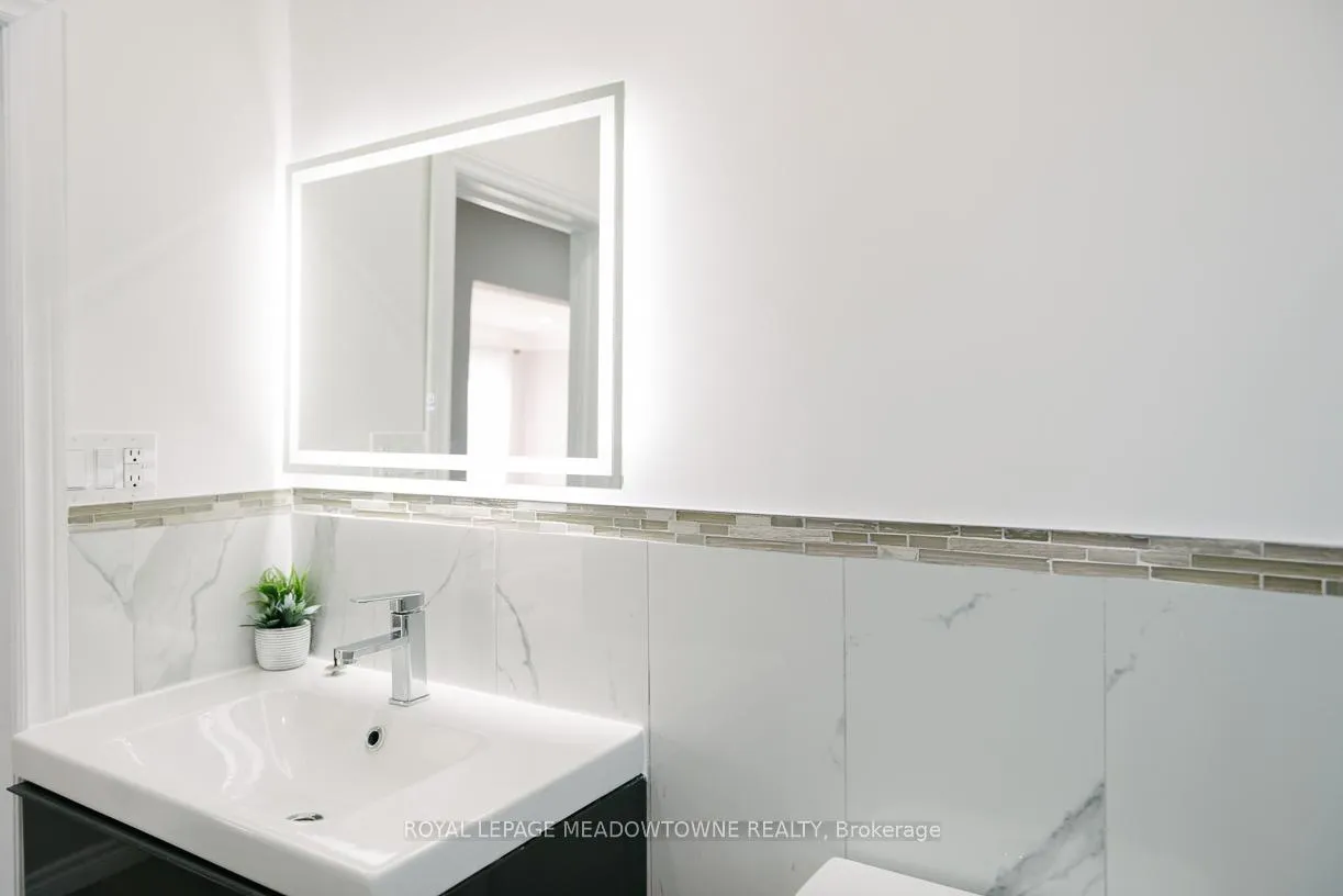 Photo 10 of 673 Knox Avenue, Hamilton, Parkview — HOMEH