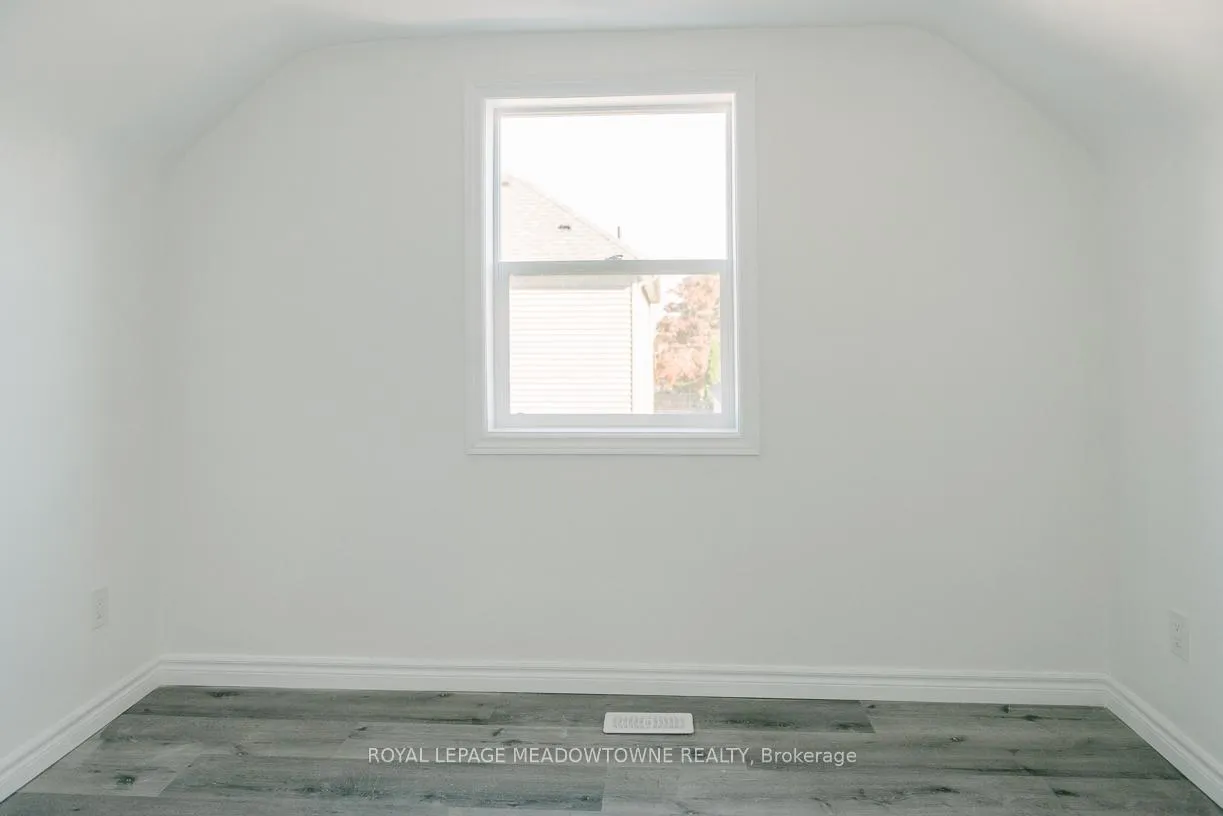 Photo 16 of 673 Knox Avenue, Hamilton, Parkview — HOMEH
