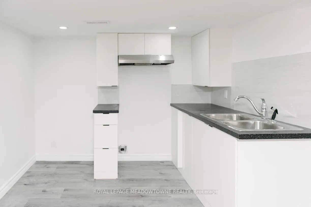 Photo 23 of 673 Knox Avenue, Hamilton, Parkview — HOMEH