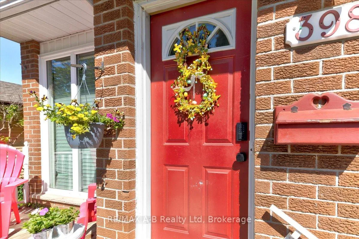 Photo 3 of 398 Dayna Crescent, Waterloo — HOMEH