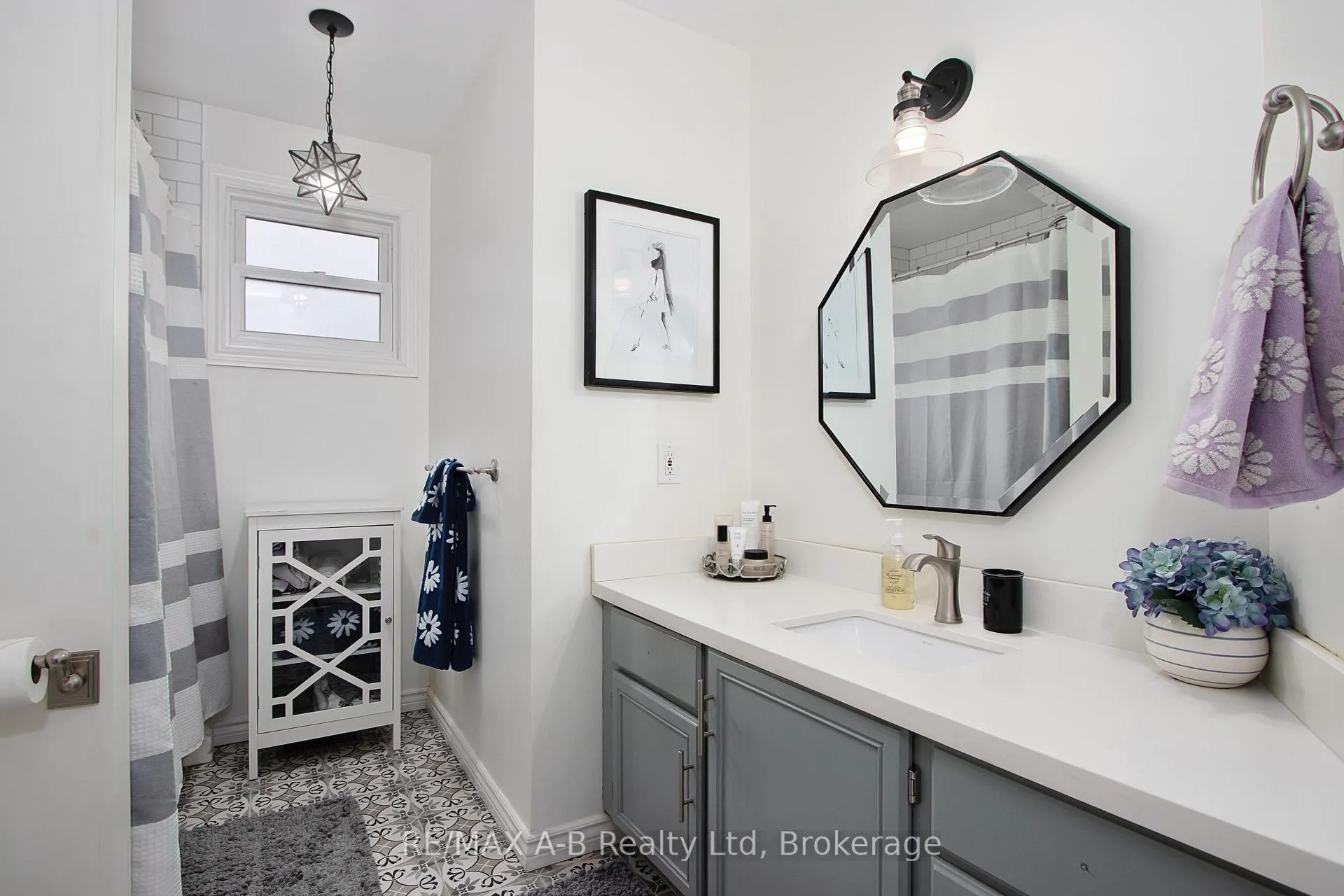 Photo 9 of 398 Dayna Crescent, Waterloo — HOMEH
