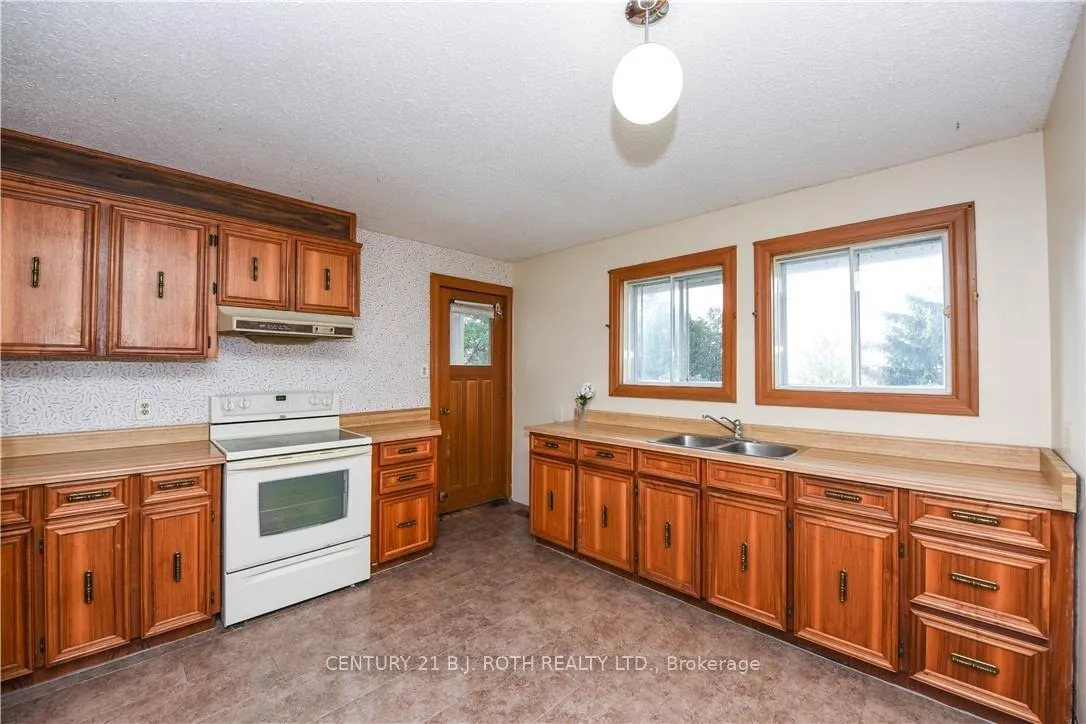 Photo 7 of 2146 Innisfil Beach Road, Innisfil, Alcona — HOMEH