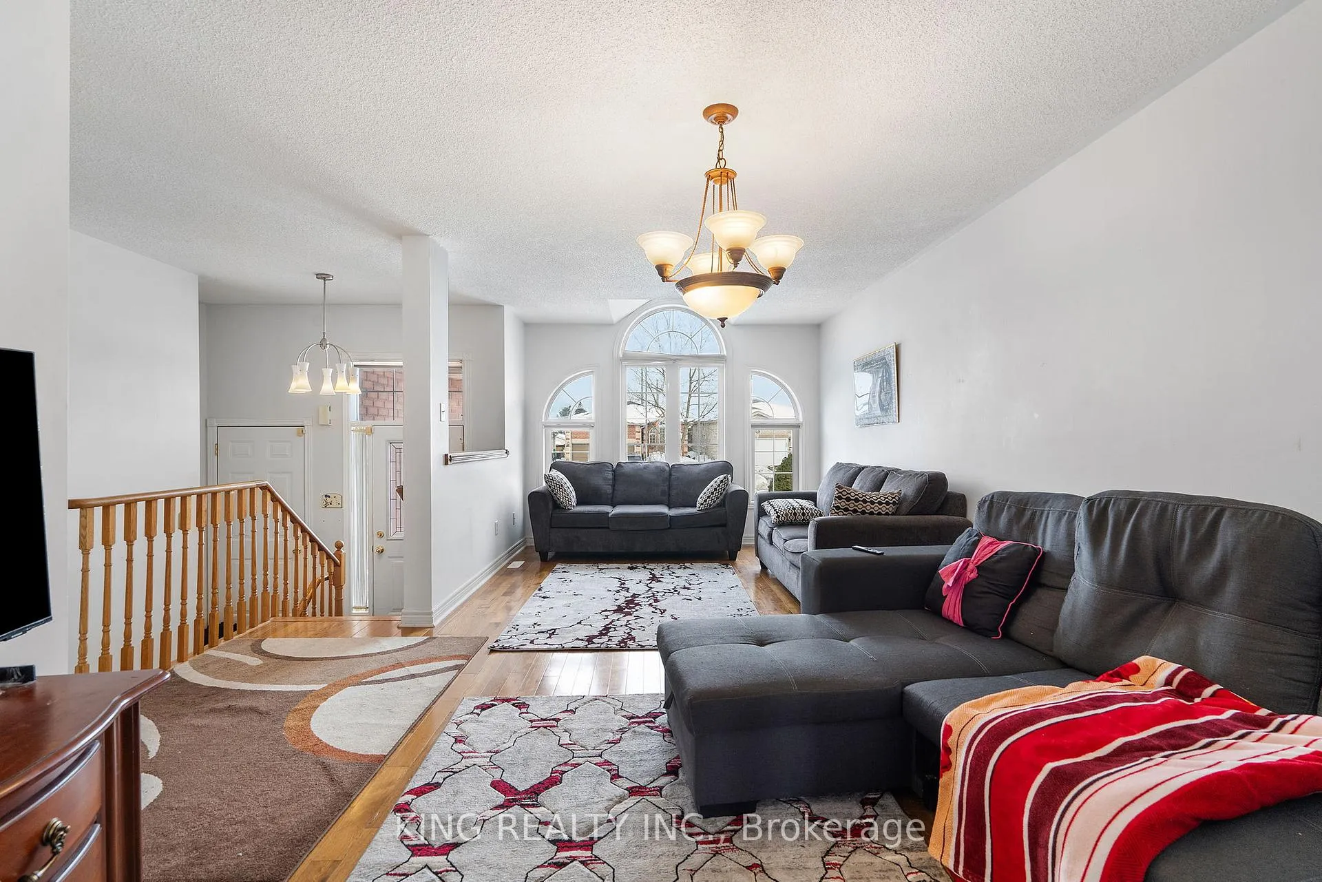 Photo 6 of 5 Danielle Crescent, Barrie, Painswick South — HOMEH