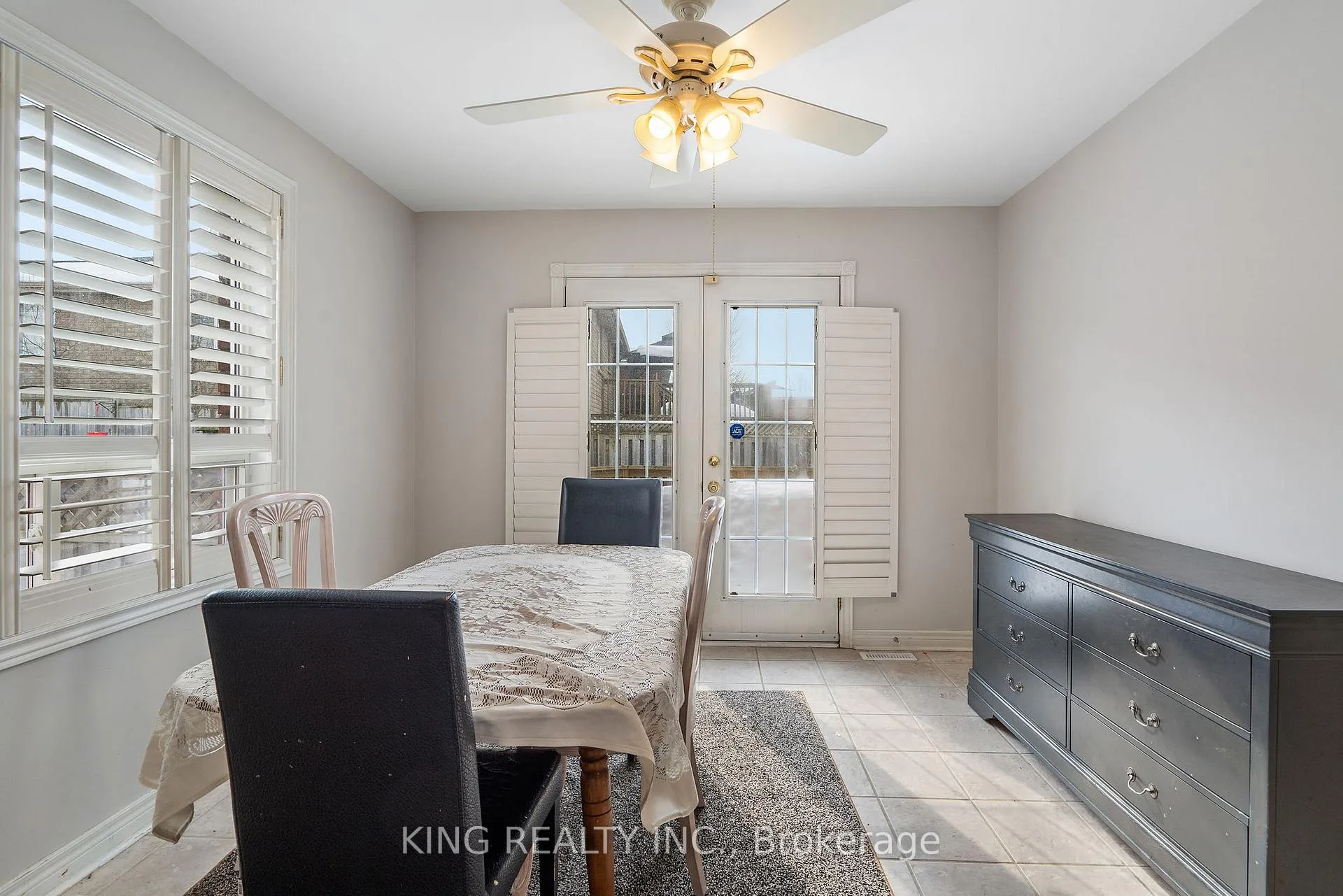 Photo 9 of 5 Danielle Crescent, Barrie, Painswick South — HOMEH