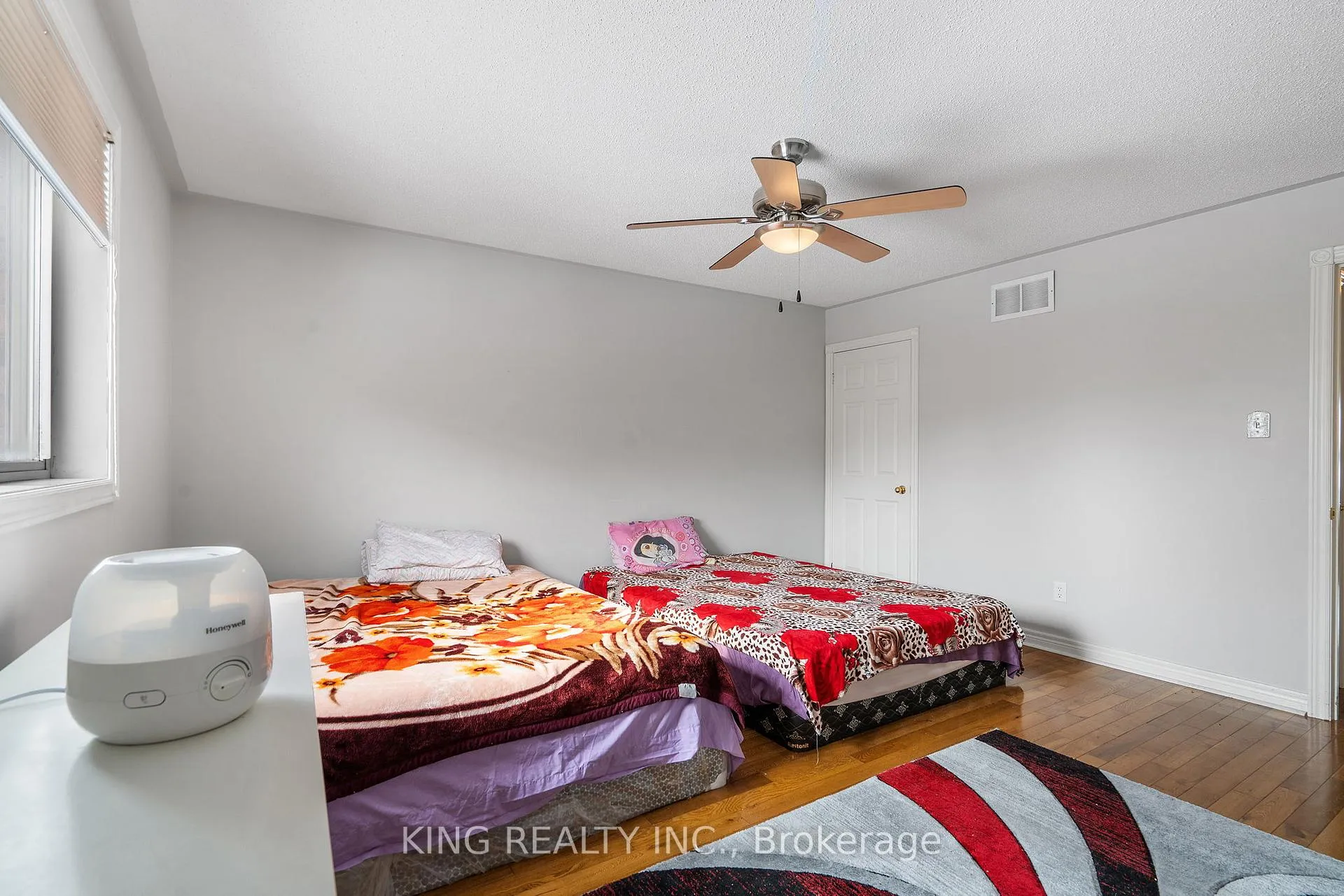 Photo 16 of 5 Danielle Crescent, Barrie, Painswick South — HOMEH