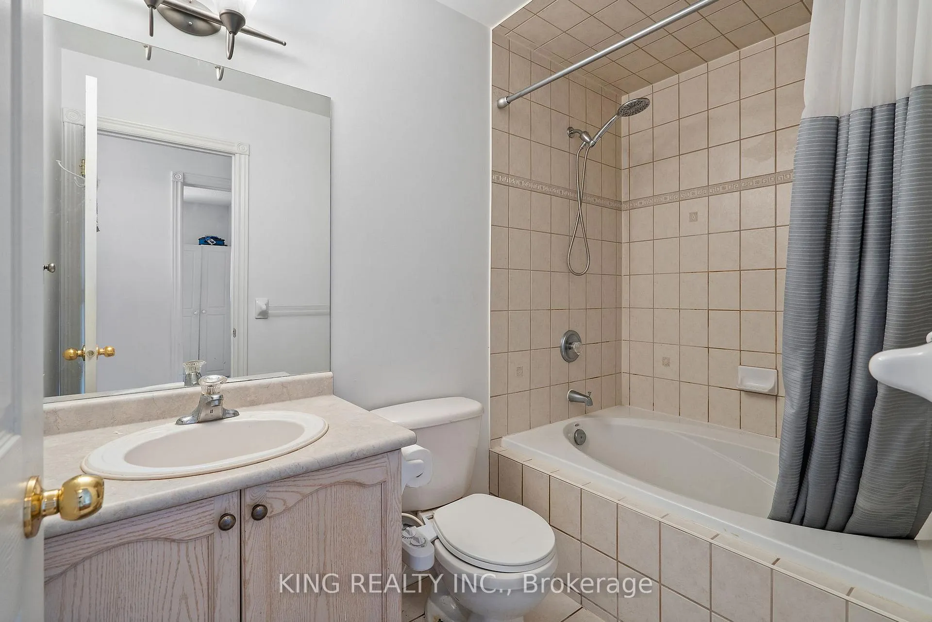Photo 17 of 5 Danielle Crescent, Barrie, Painswick South — HOMEH
