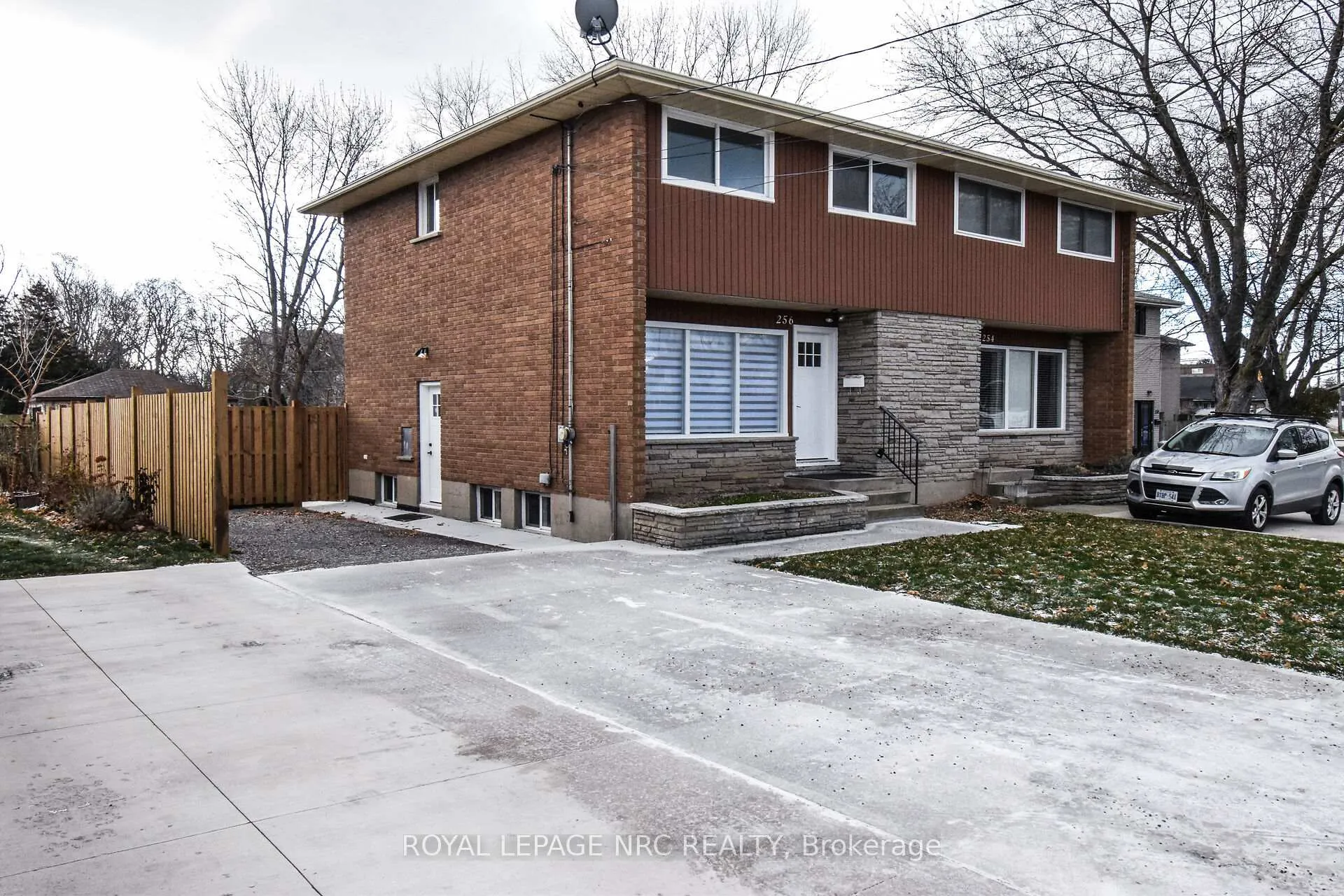 Photo 1 of 256 Scott Street, St. Catharines, Fairview — HOMEH