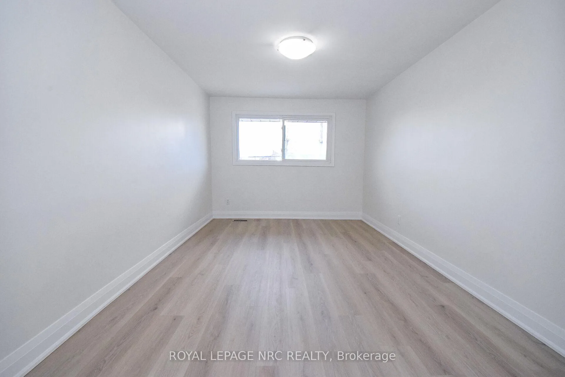 Photo 18 of 256 Scott Street, St. Catharines, Fairview — HOMEH
