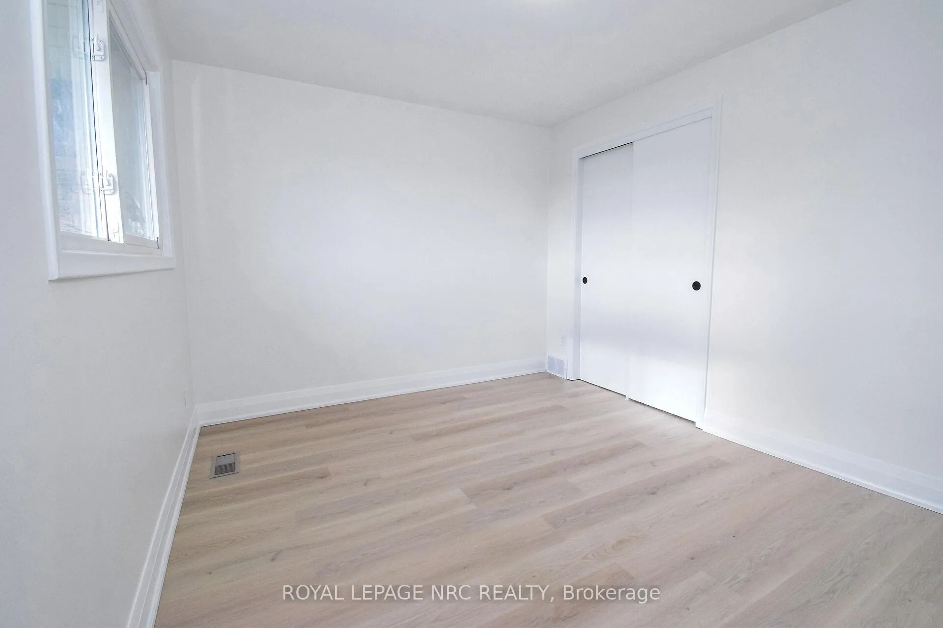 Photo 22 of 256 Scott Street, St. Catharines, Fairview — HOMEH