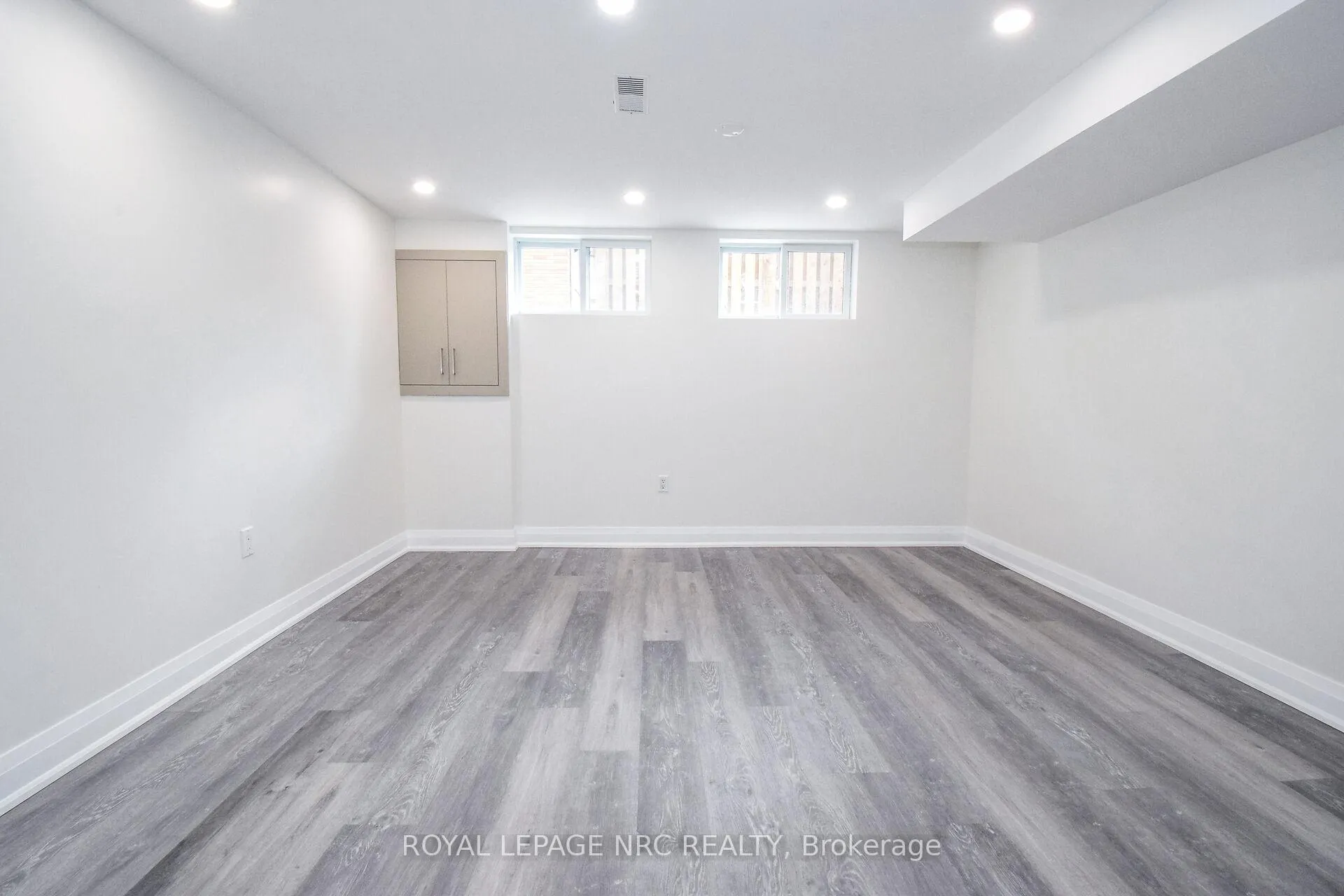 Photo 25 of 256 Scott Street, St. Catharines, Fairview — HOMEH