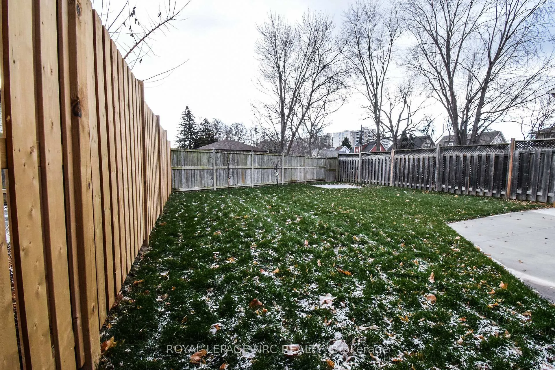 Photo 32 of 256 Scott Street, St. Catharines, Fairview — HOMEH