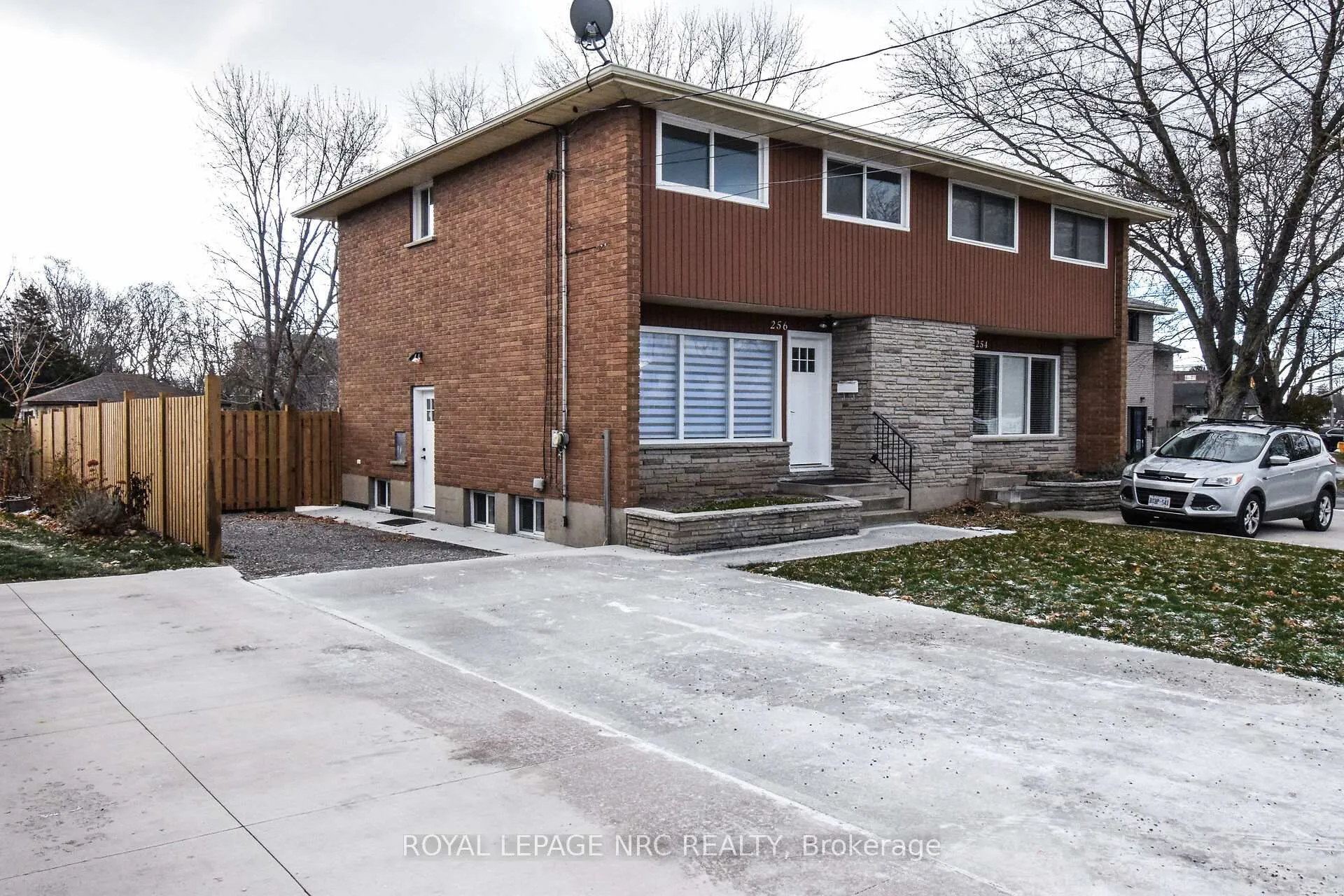 Photo 34 of 256 Scott Street, St. Catharines, Fairview — HOMEH