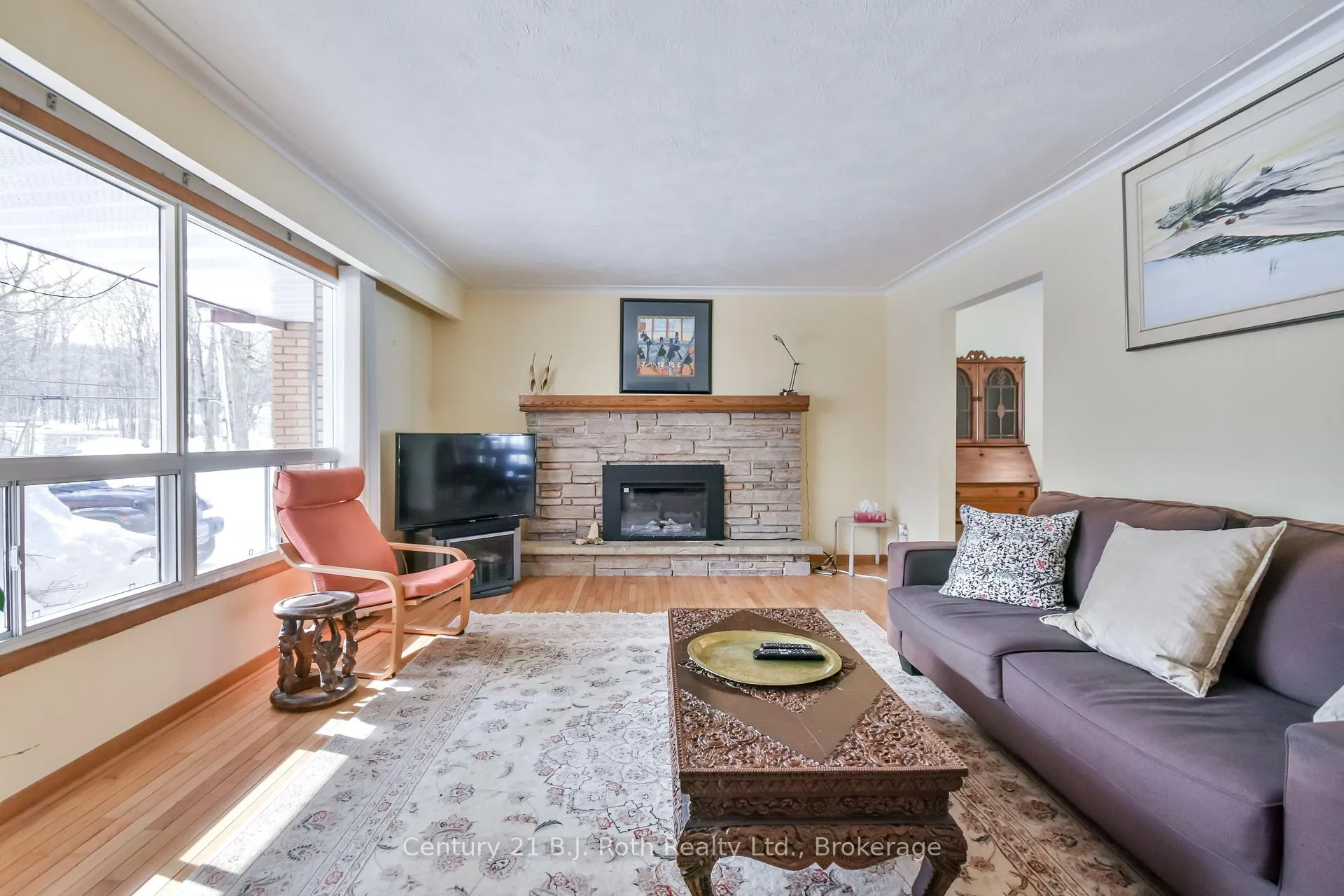 Photo 2 of 864 Midland Point Road, Midland — HOMEH