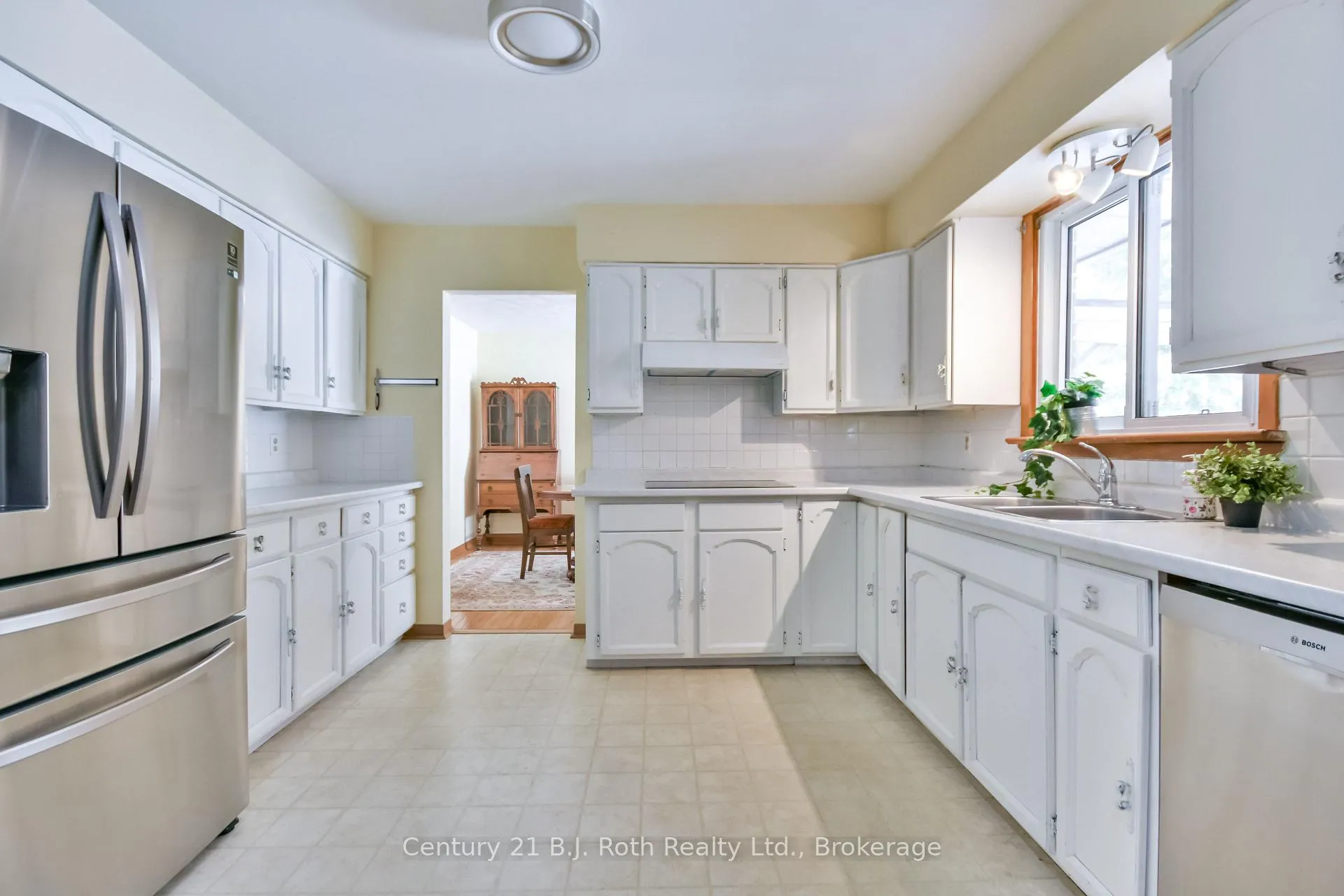 Photo 3 of 864 Midland Point Road, Midland — HOMEH