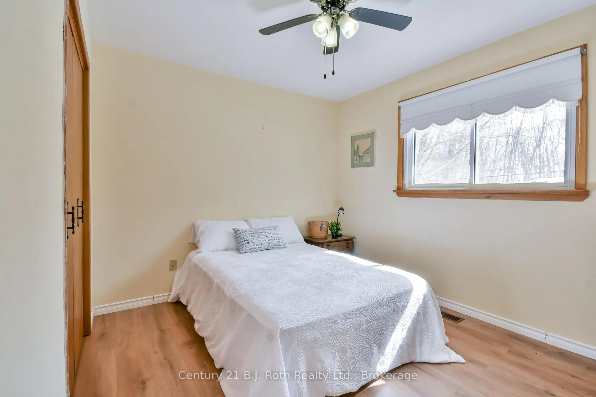 Photo 9 of 864 Midland Point Road, Midland — HOMEH