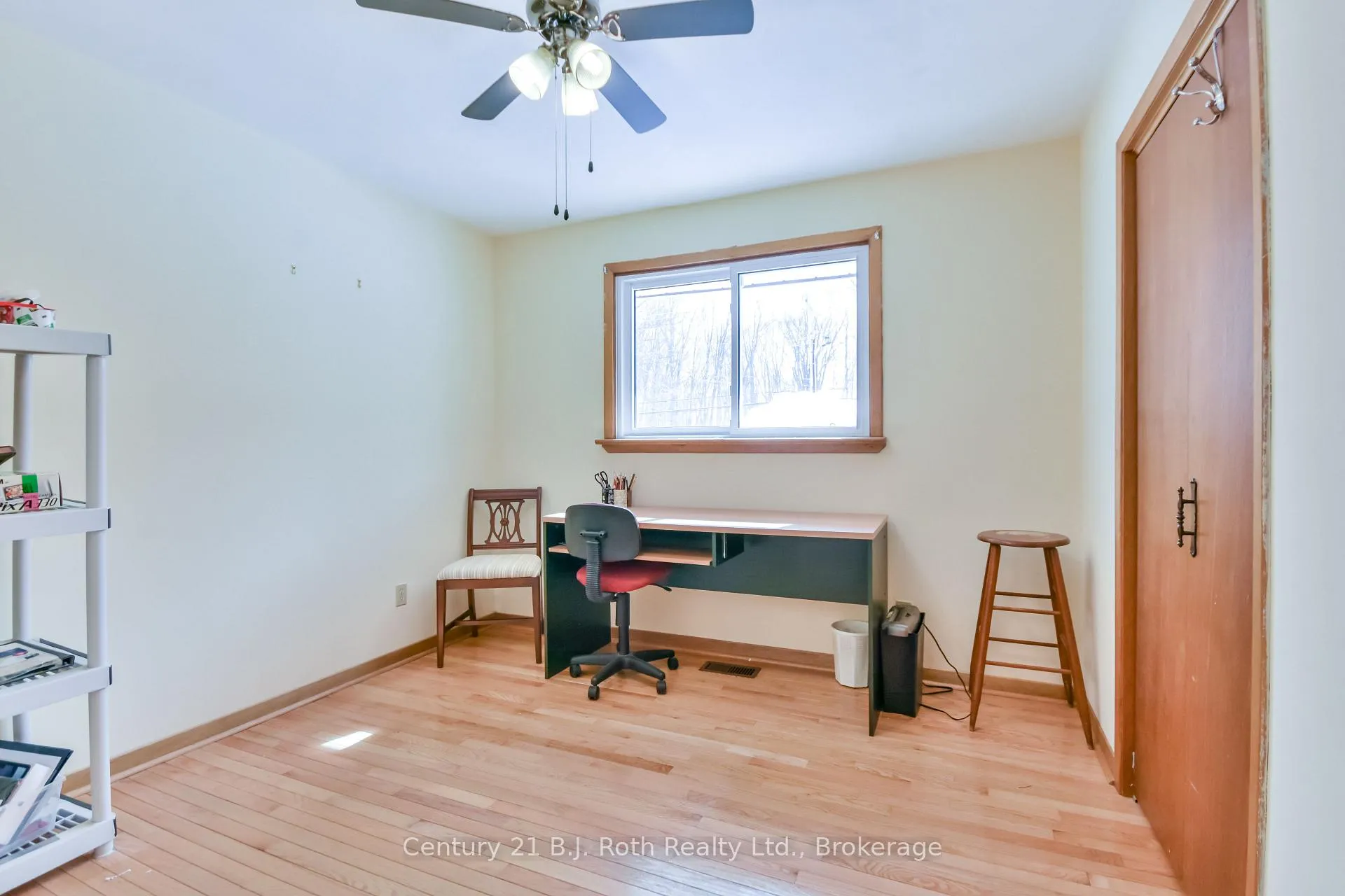 Photo 10 of 864 Midland Point Road, Midland — HOMEH