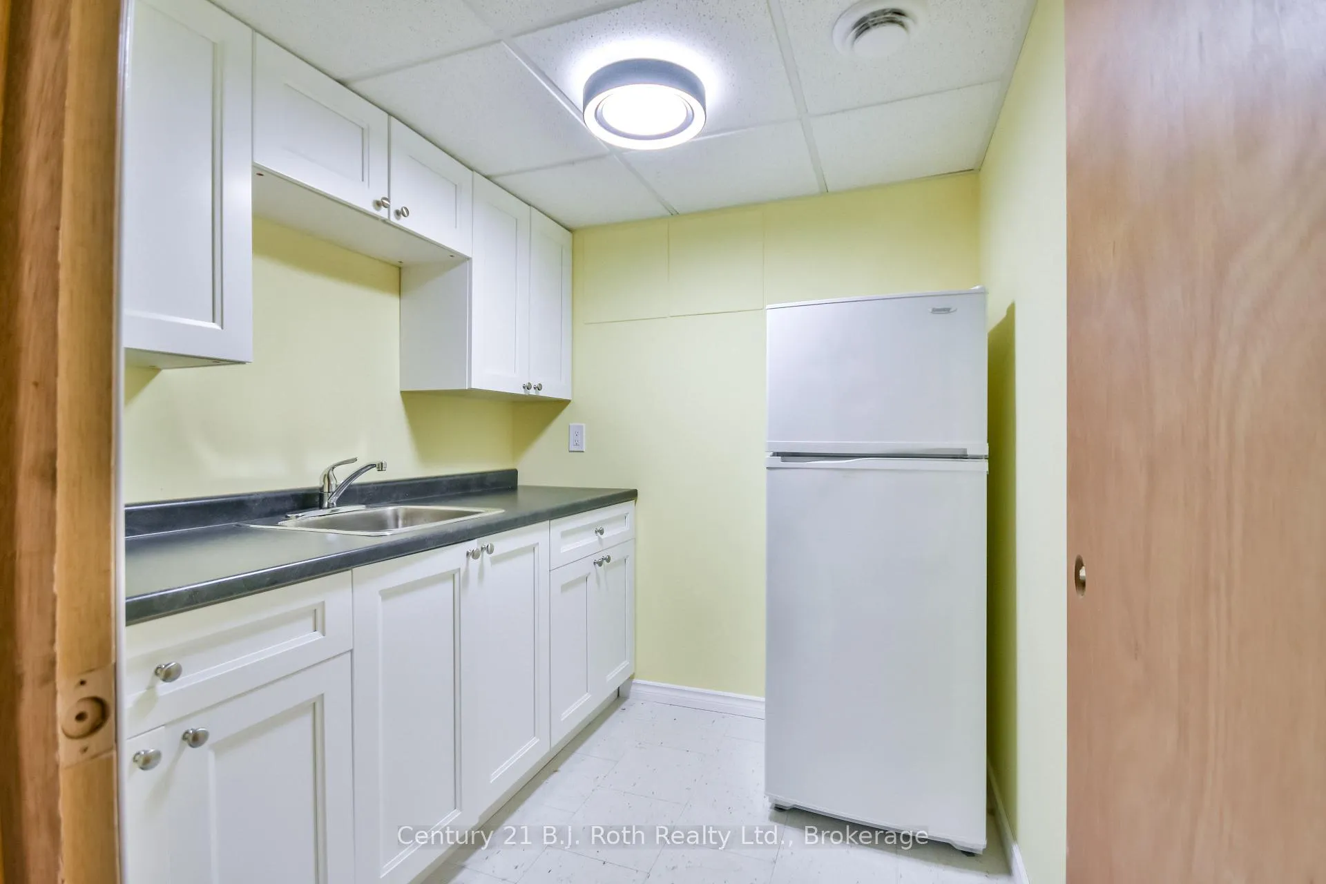 Photo 16 of 864 Midland Point Road, Midland — HOMEH