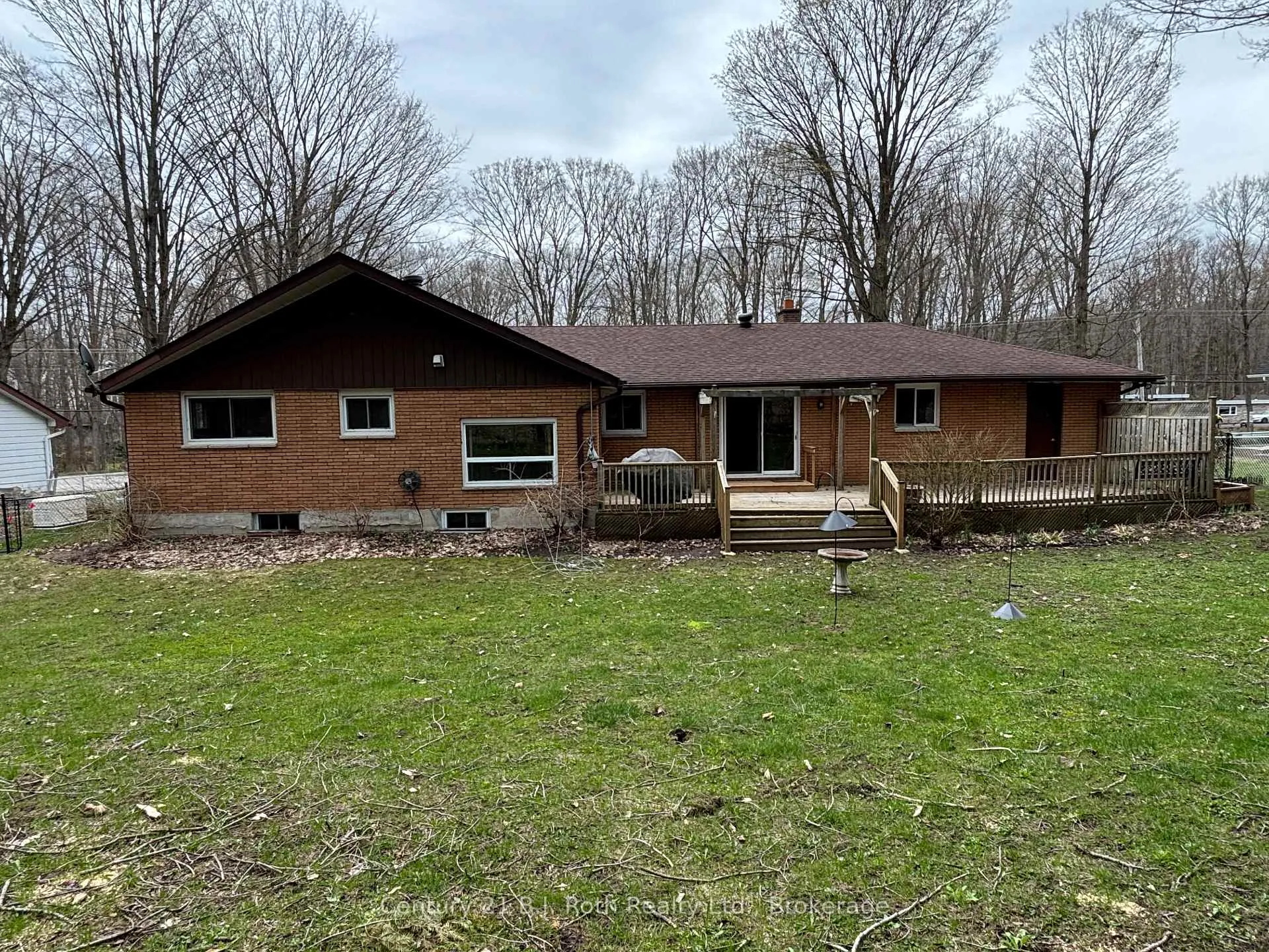 Photo 20 of 864 Midland Point Road, Midland — HOMEH