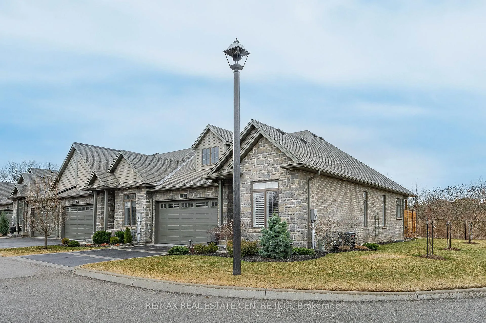 Photo 2 of Unit 8, 59 Cedar Street, Brant, Paris — HOMEH