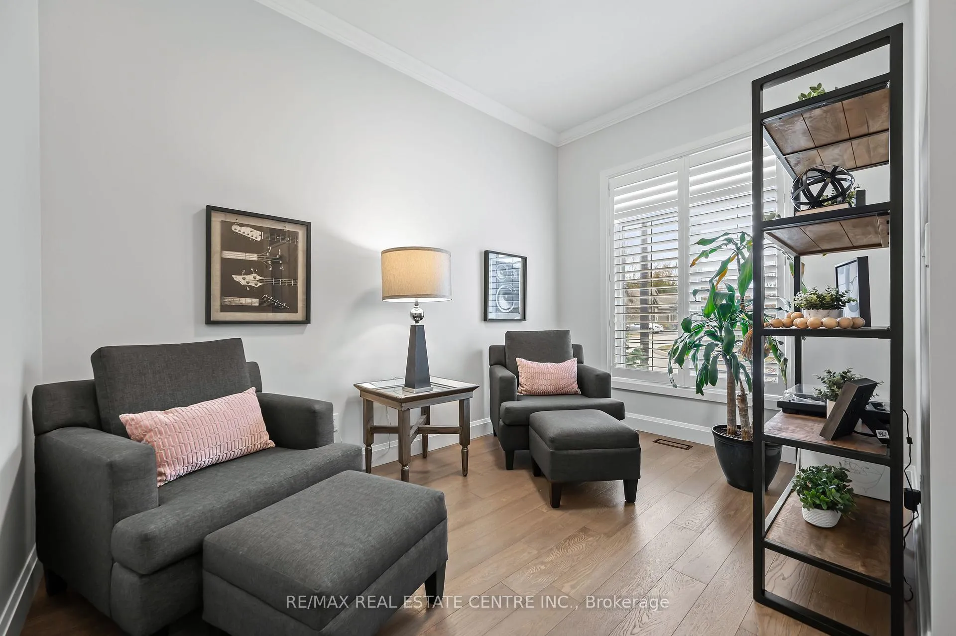 Photo 6 of Unit 8, 59 Cedar Street, Brant, Paris — HOMEH