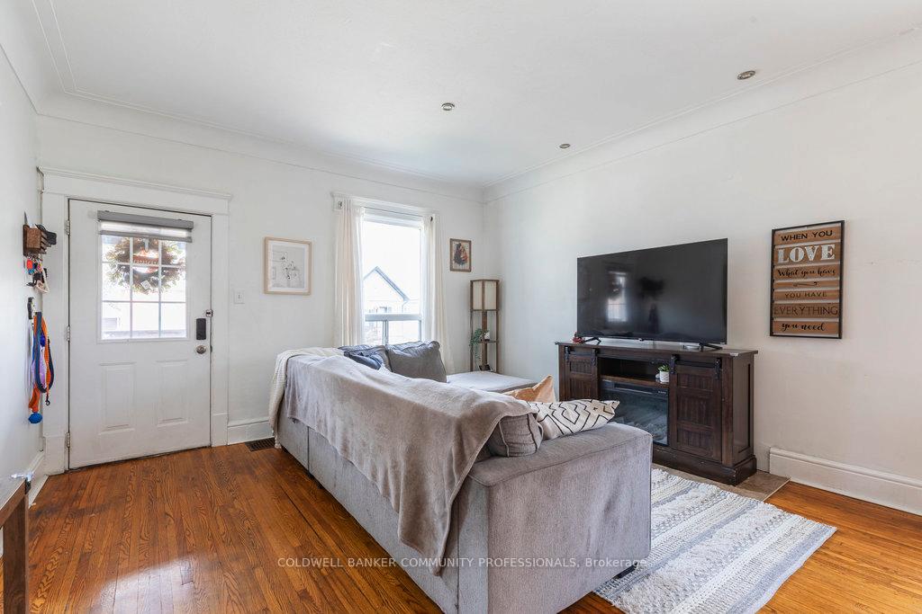 Photo 5 of 17 Edward Street, Brant, Brantford Twp — HOMEH