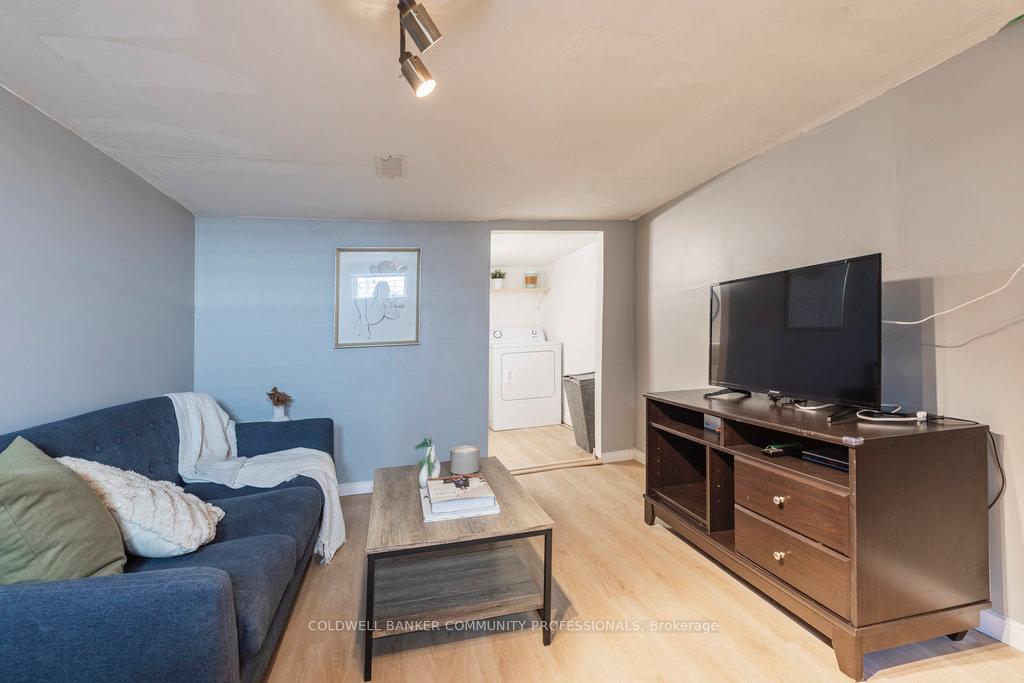 Photo 39 of 17 Edward Street, Brant, Brantford Twp — HOMEH