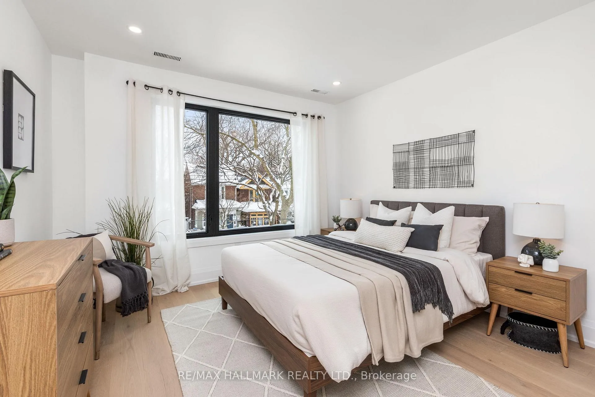 Photo 24 of 68 Rhodes Avenue, Toronto, Greenwood-Coxwell — HOMEH