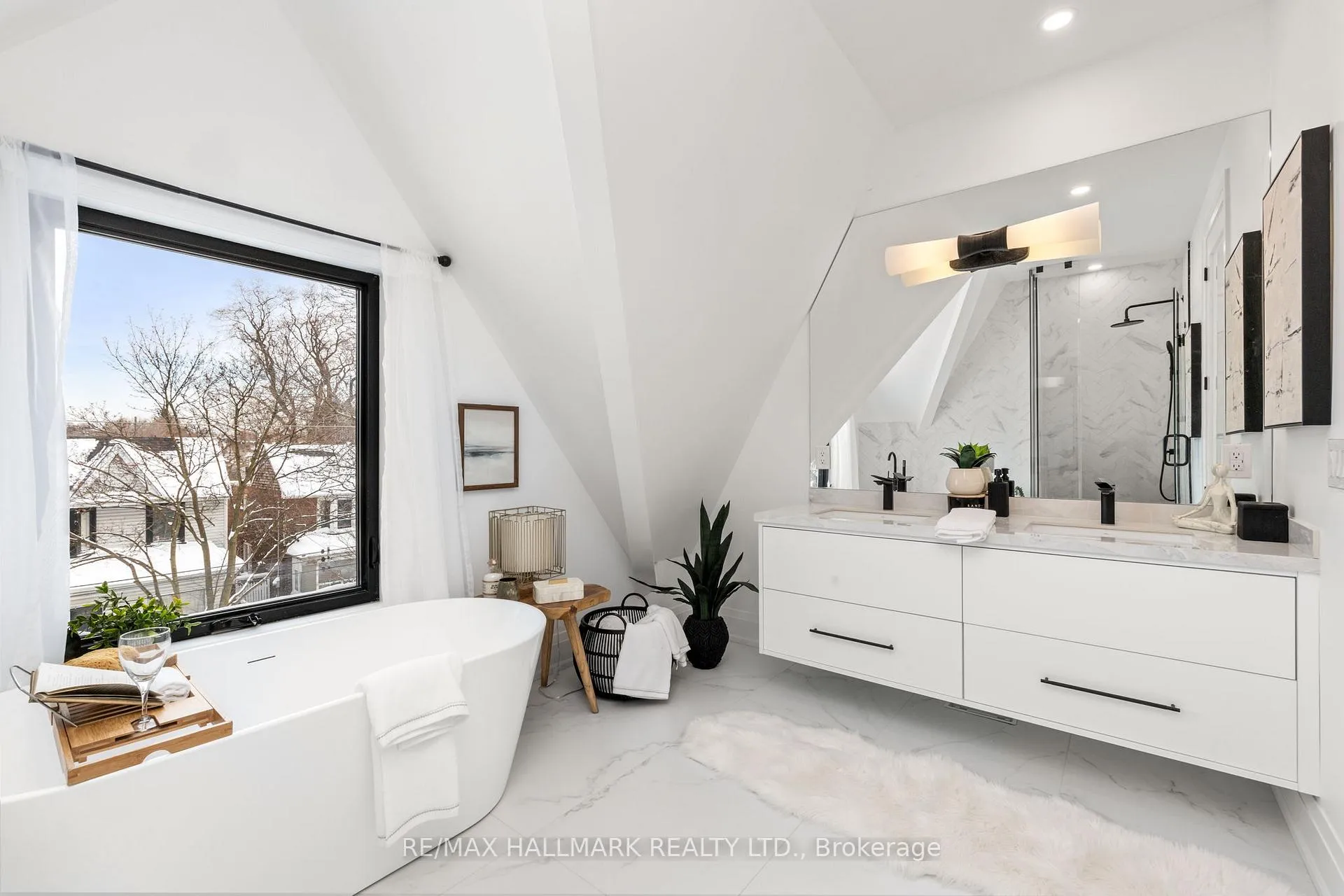 Photo 31 of 68 Rhodes Avenue, Toronto, Greenwood-Coxwell — HOMEH