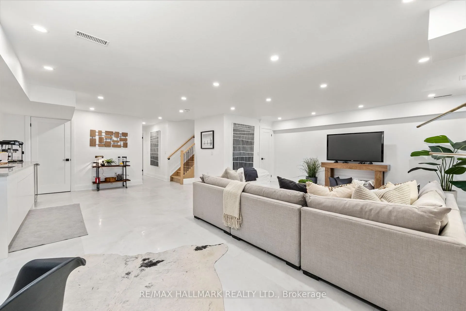 Photo 41 of 68 Rhodes Avenue, Toronto, Greenwood-Coxwell — HOMEH