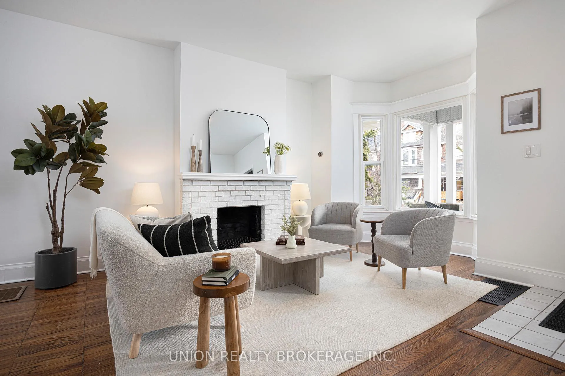 Photo 4 of 312 Willow Avenue, Toronto, The Beaches — HOMEH