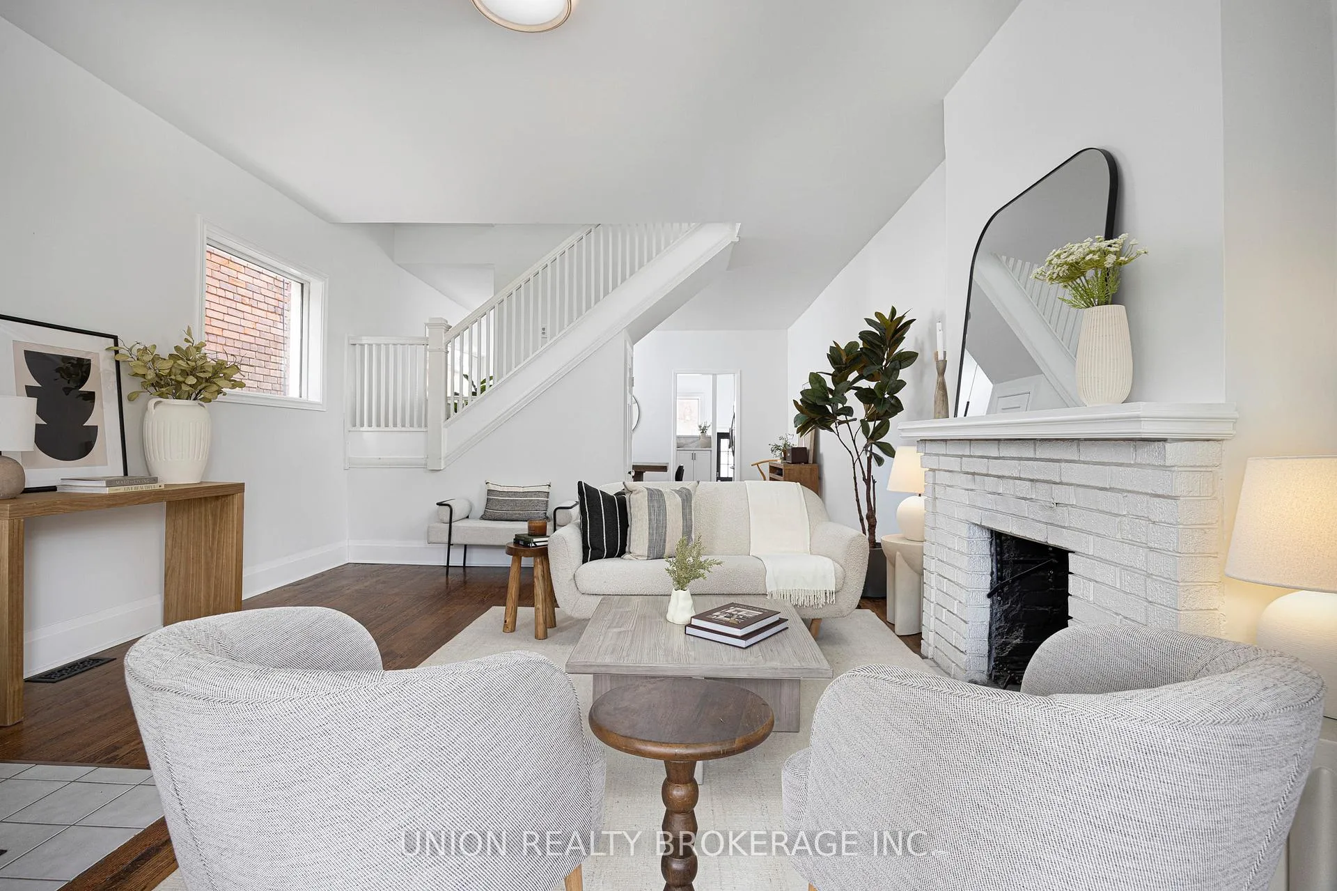 Photo 6 of 312 Willow Avenue, Toronto, The Beaches — HOMEH