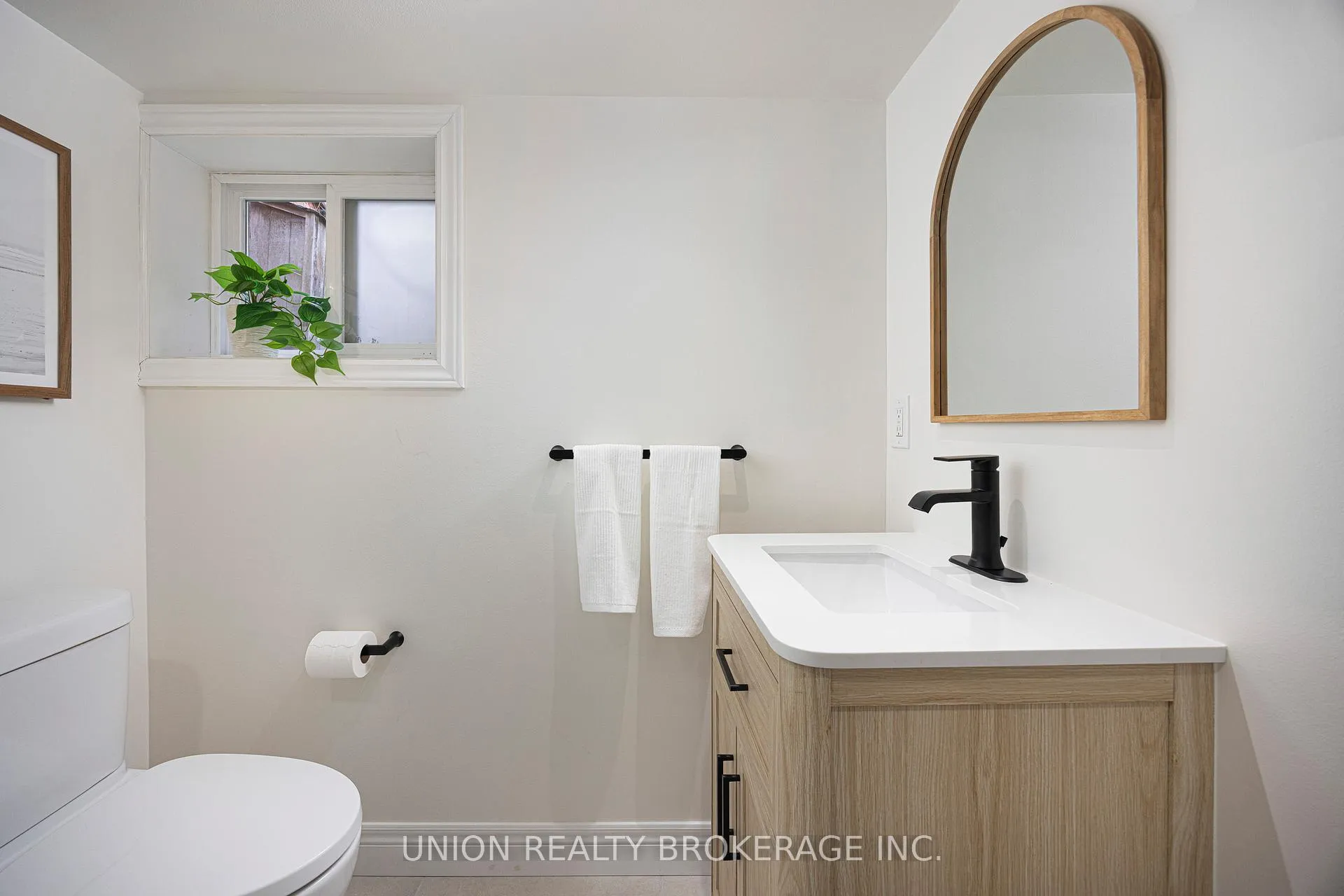 Photo 41 of 312 Willow Avenue, Toronto, The Beaches — HOMEH