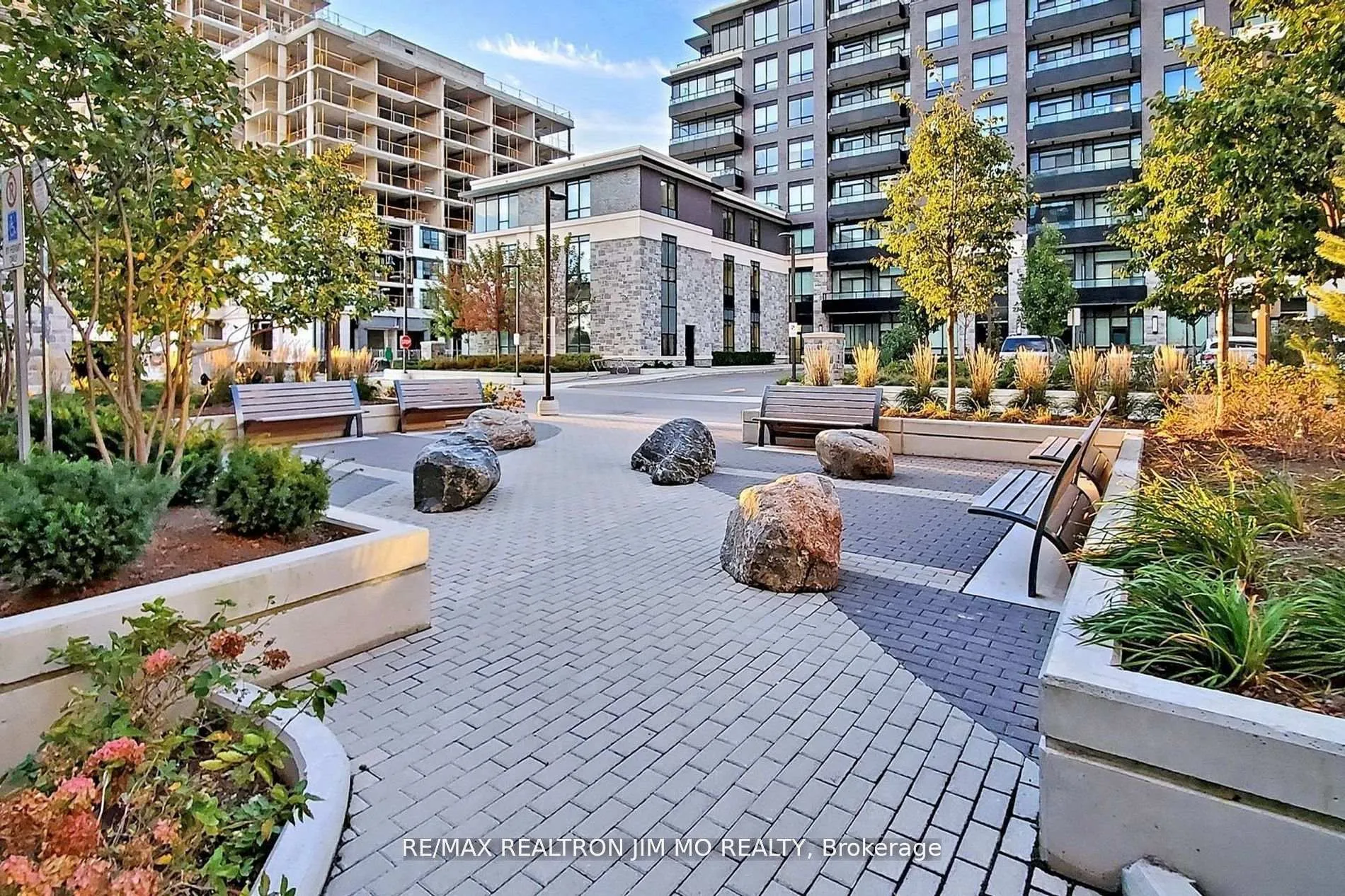 Photo 3 of Unit 2801, 15 Water Walk Drive, Markham, Unionville — HOMEH