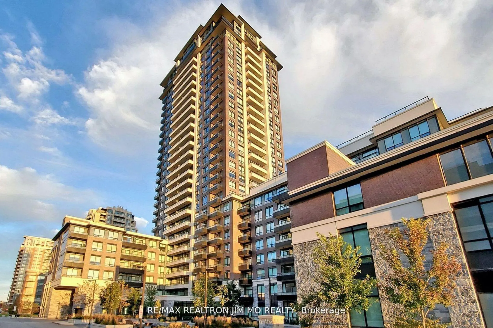 Photo 4 of Unit 2801, 15 Water Walk Drive, Markham, Unionville — HOMEH