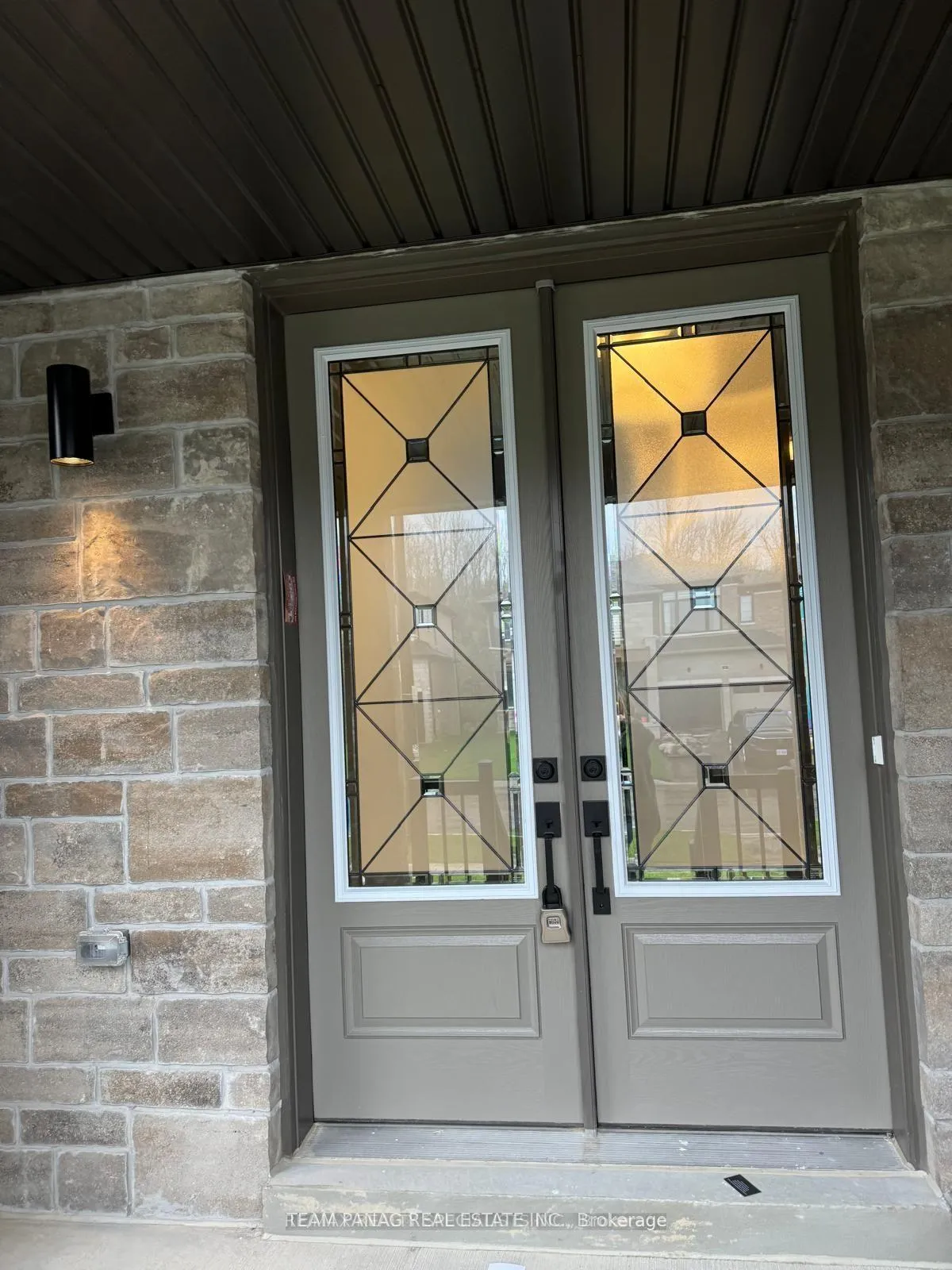 Photo 2 of 42 Del Ray Crescent, Wasaga Beach — HOMEH
