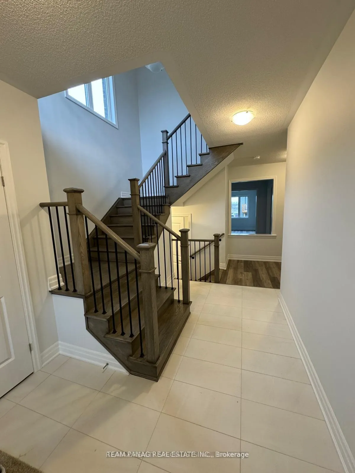 Photo 3 of 42 Del Ray Crescent, Wasaga Beach — HOMEH