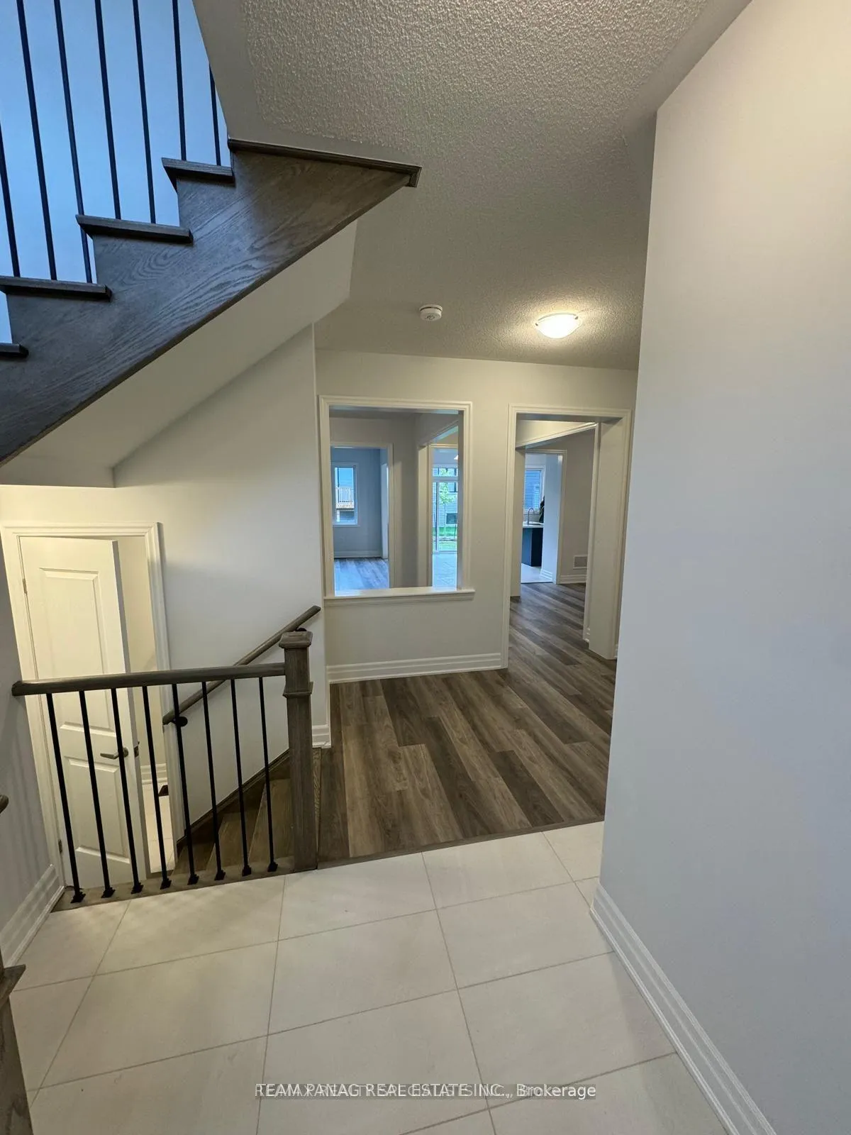 Photo 4 of 42 Del Ray Crescent, Wasaga Beach — HOMEH