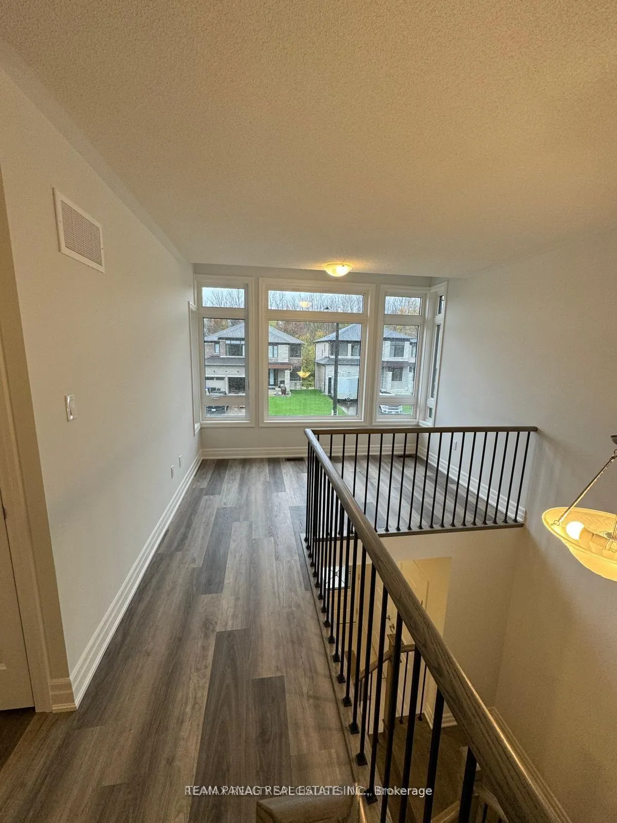 Photo 11 of 42 Del Ray Crescent, Wasaga Beach — HOMEH