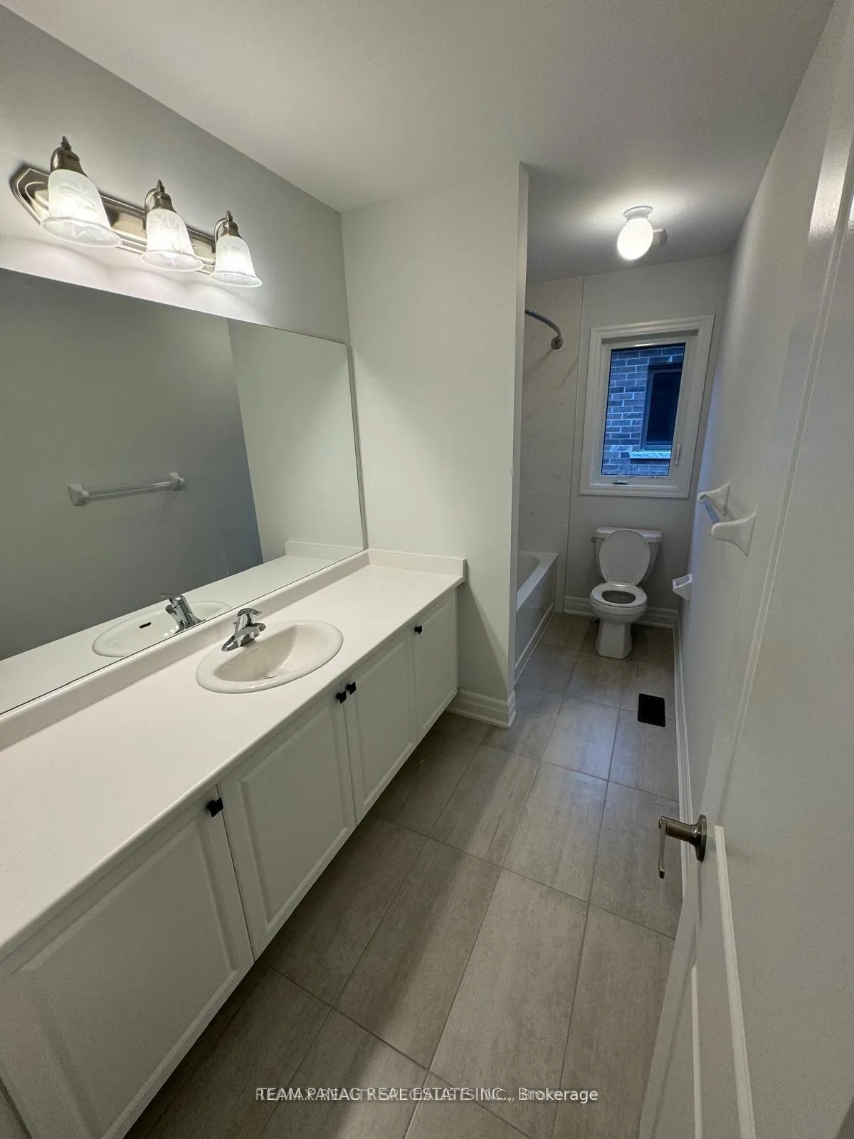 Photo 16 of 42 Del Ray Crescent, Wasaga Beach — HOMEH