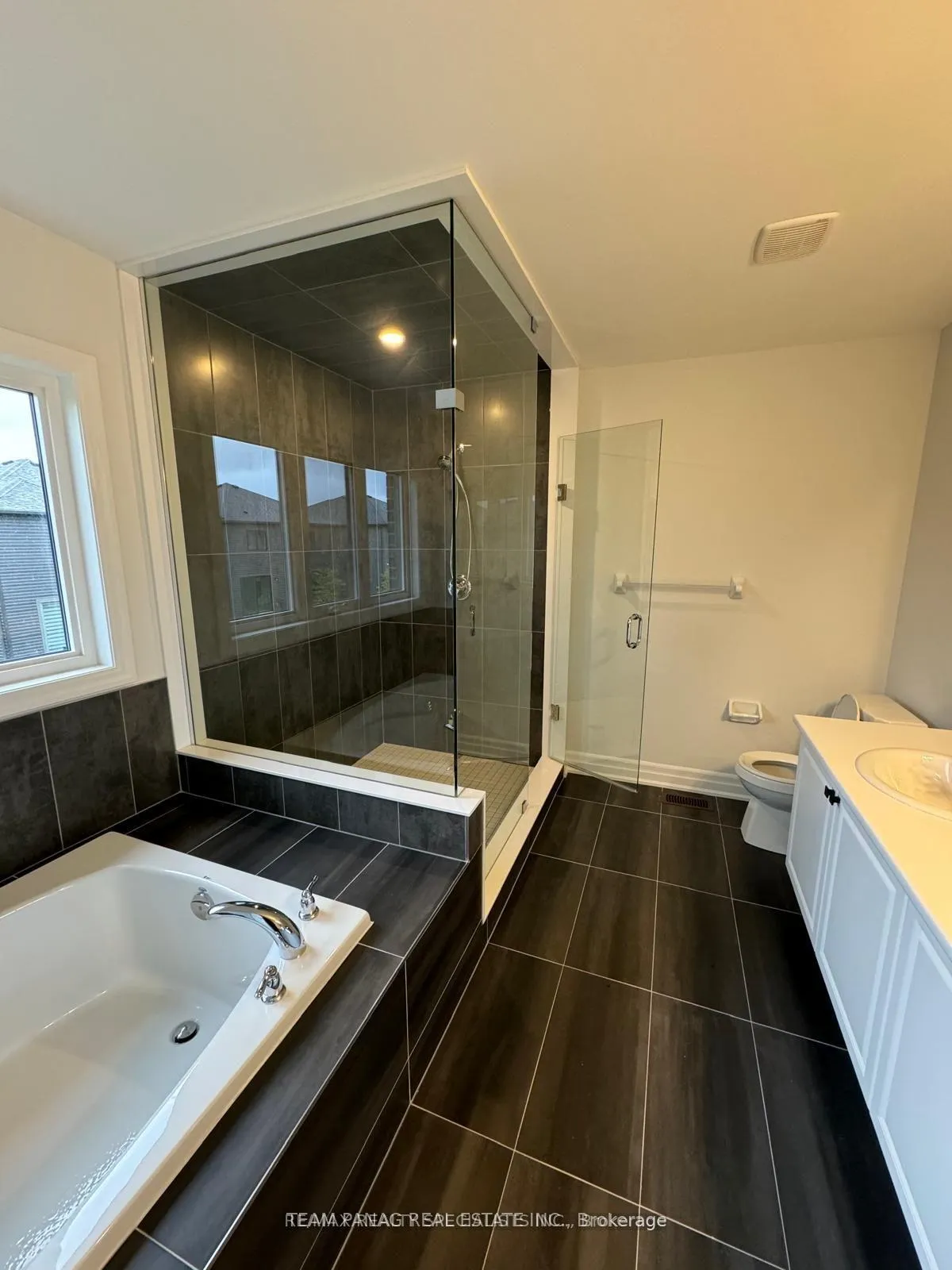Photo 23 of 42 Del Ray Crescent, Wasaga Beach — HOMEH