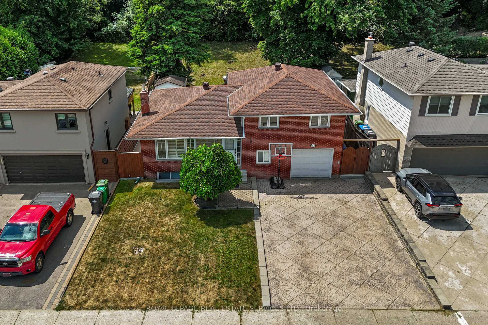 Photo 3 of 163 Connaught Crescent, Caledon, Bolton West — HOMEH