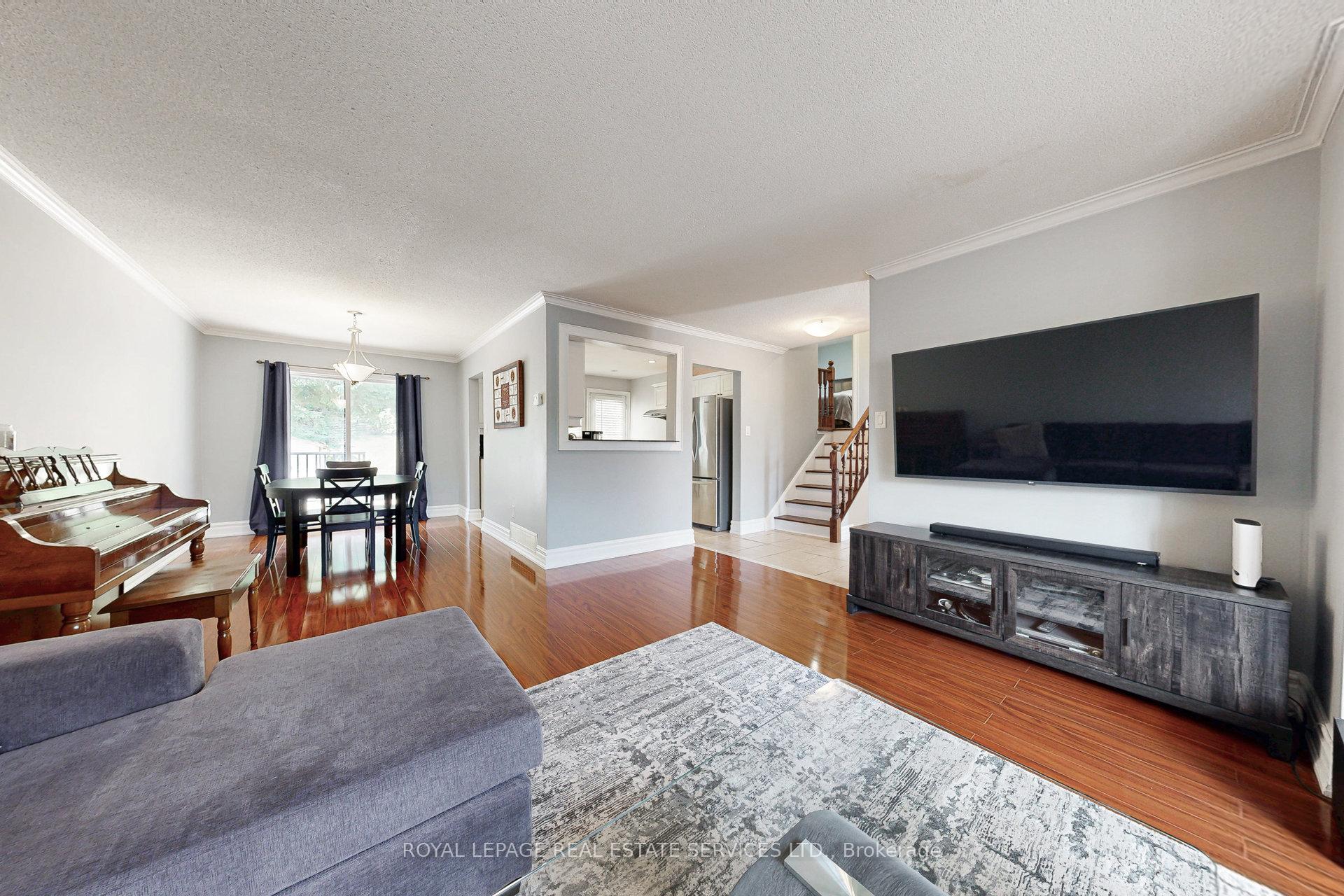Photo 8 of 163 Connaught Crescent, Caledon, Bolton West — HOMEH
