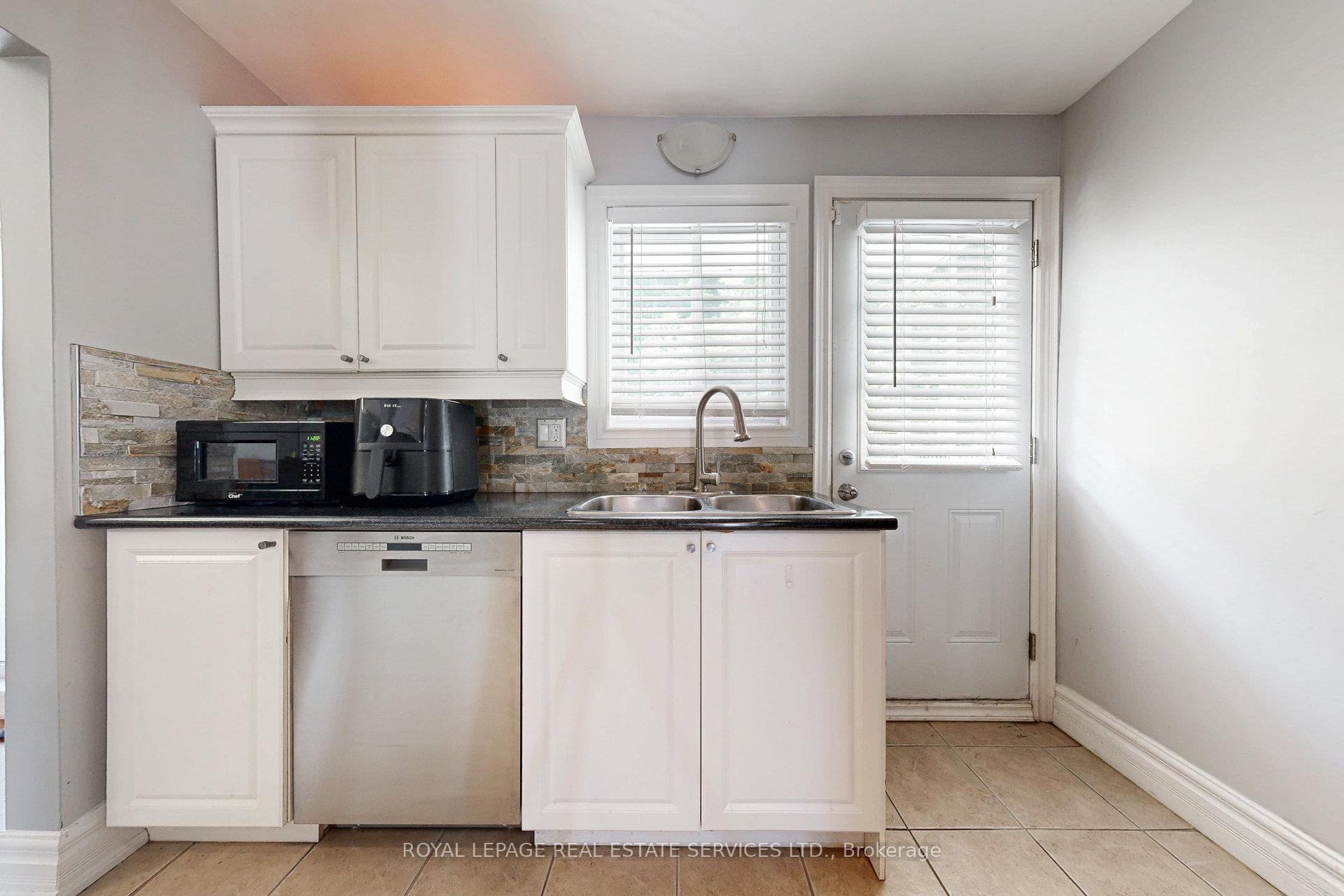 Photo 7 of 163 Connaught Crescent, Caledon, Bolton West — HOMEH