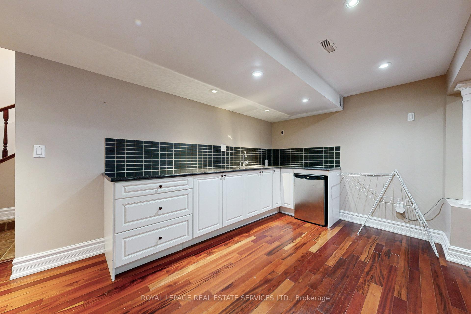 Photo 37 of 163 Connaught Crescent, Caledon, Bolton West — HOMEH
