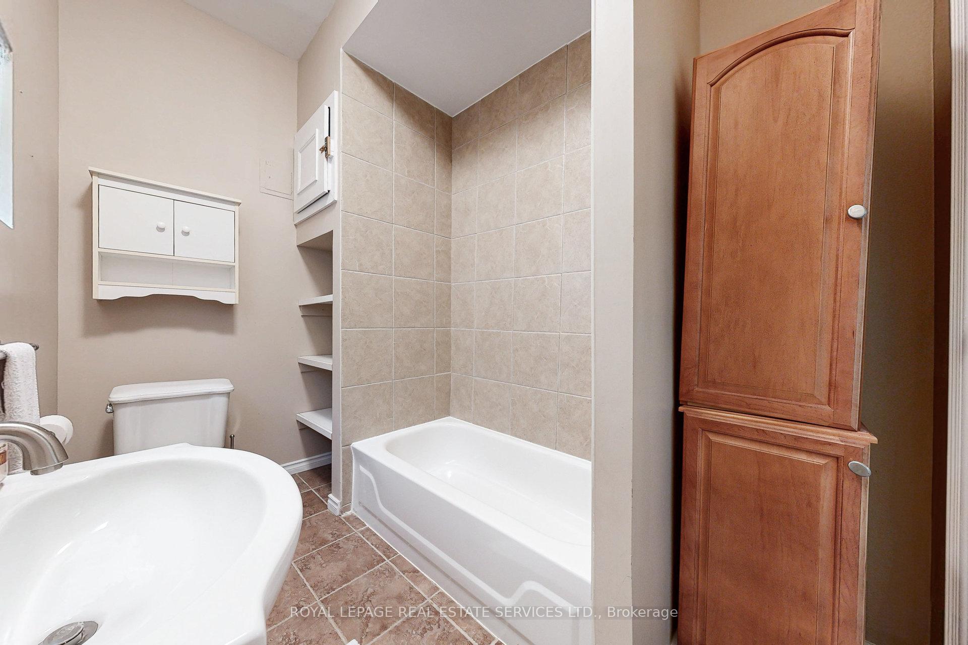 Photo 35 of 163 Connaught Crescent, Caledon, Bolton West — HOMEH