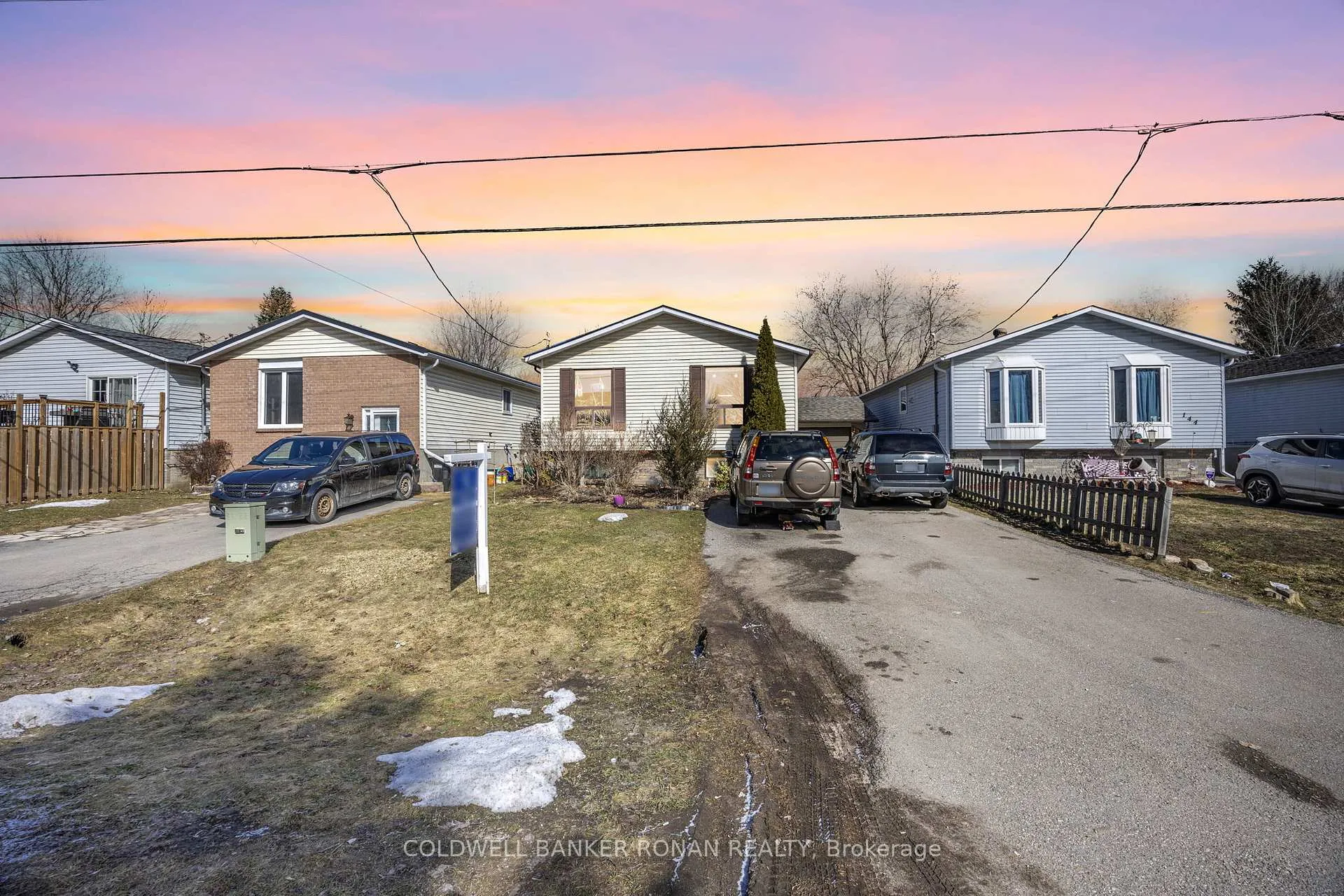Photo 2 of 142 Queen Street, New Tecumseth, Alliston — HOMEH
