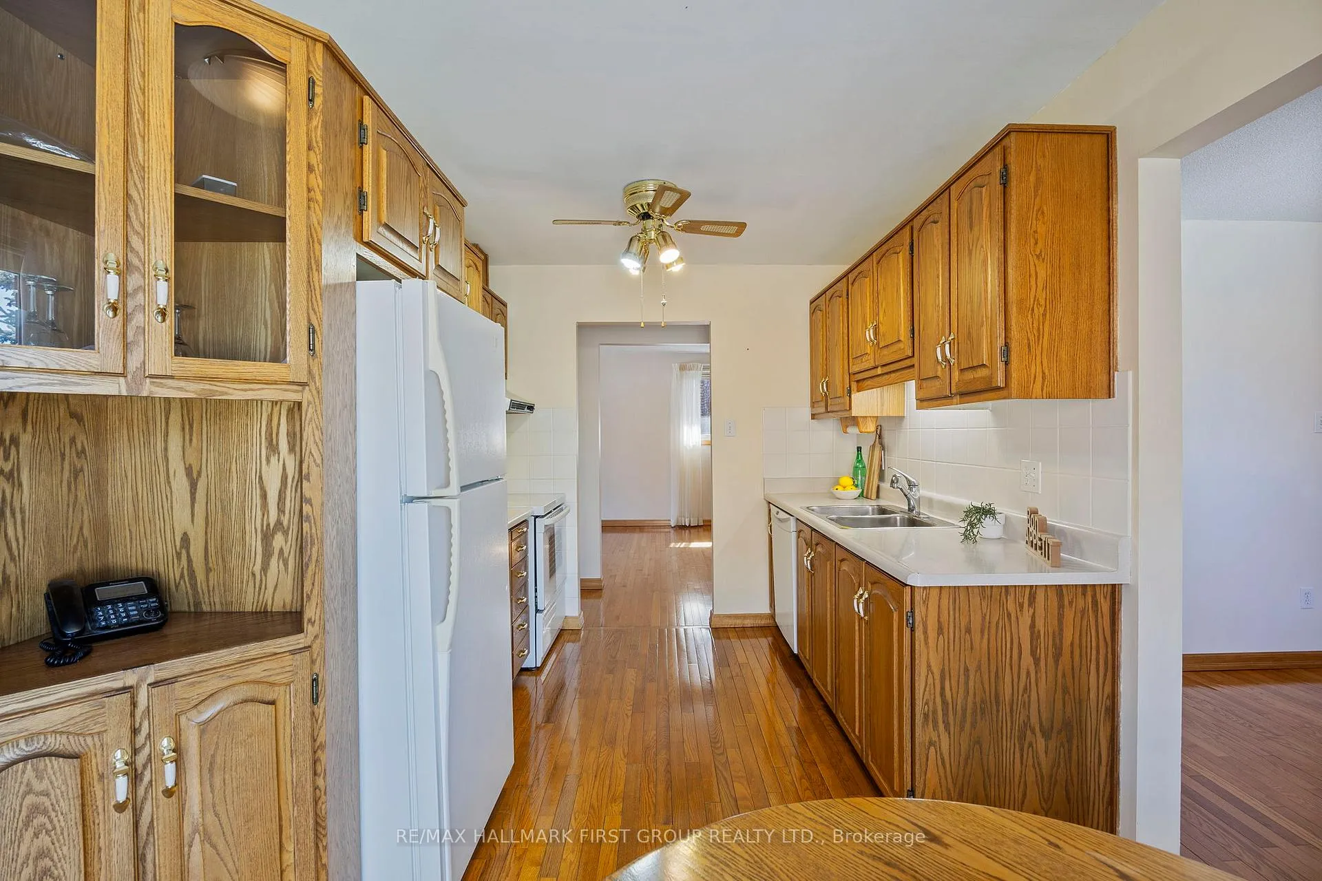 Photo 24 of 102 Applewood Crescent, Whitby, Blue Grass Meadows — HOMEH