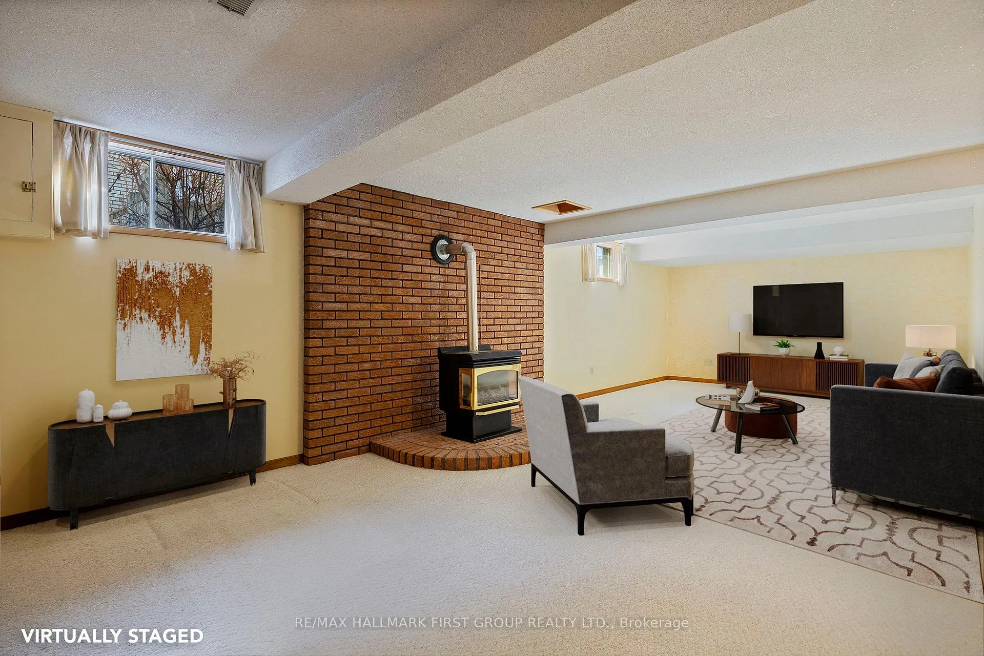 Photo 40 of 102 Applewood Crescent, Whitby, Blue Grass Meadows — HOMEH